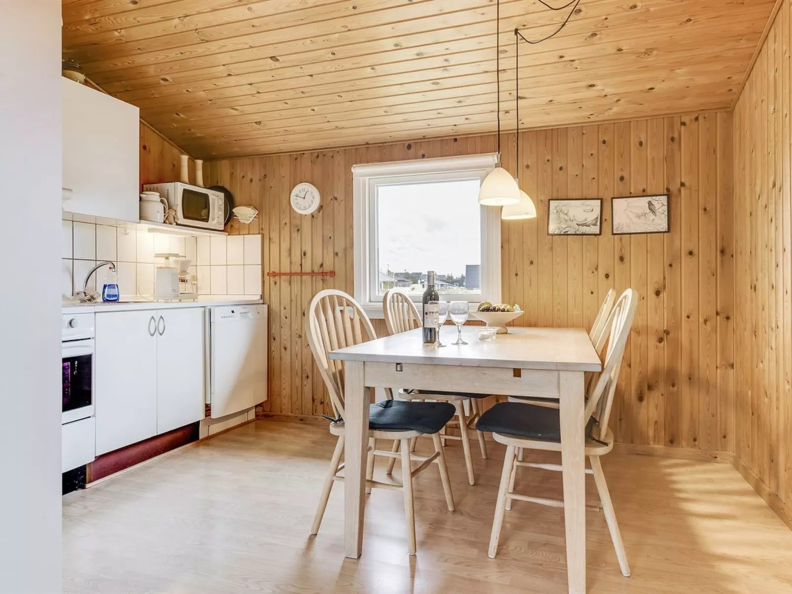 "Siri" - 400m from the sea-Inside