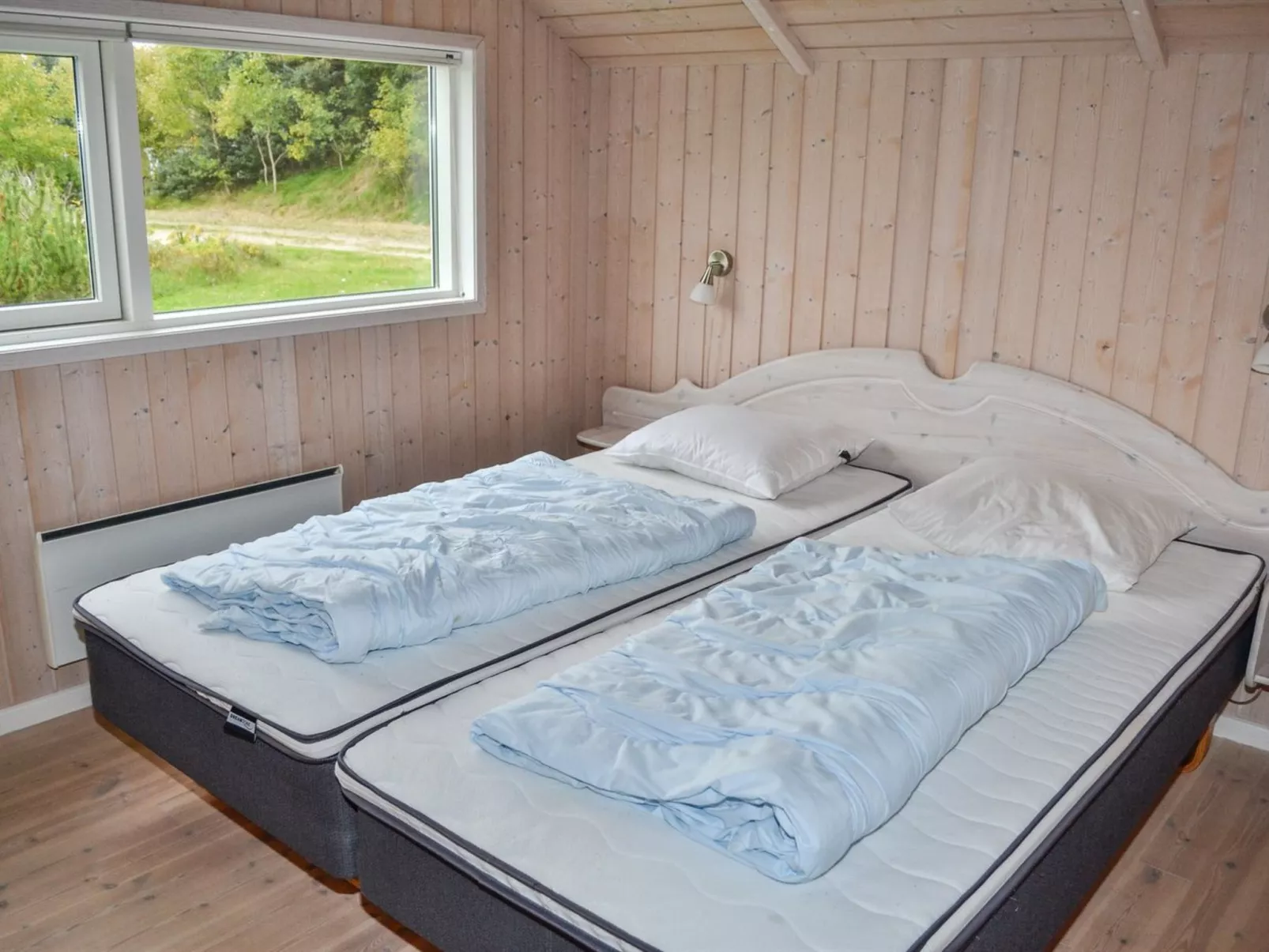 "Åsta" - 1.7km from the sea-Inside