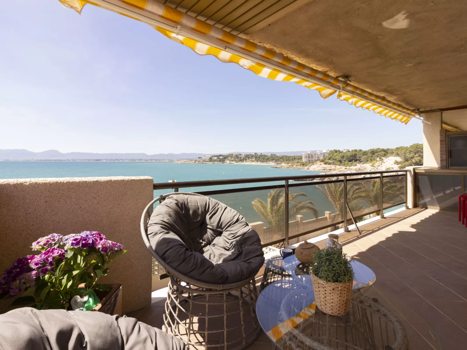 Cala d'Or-Outside