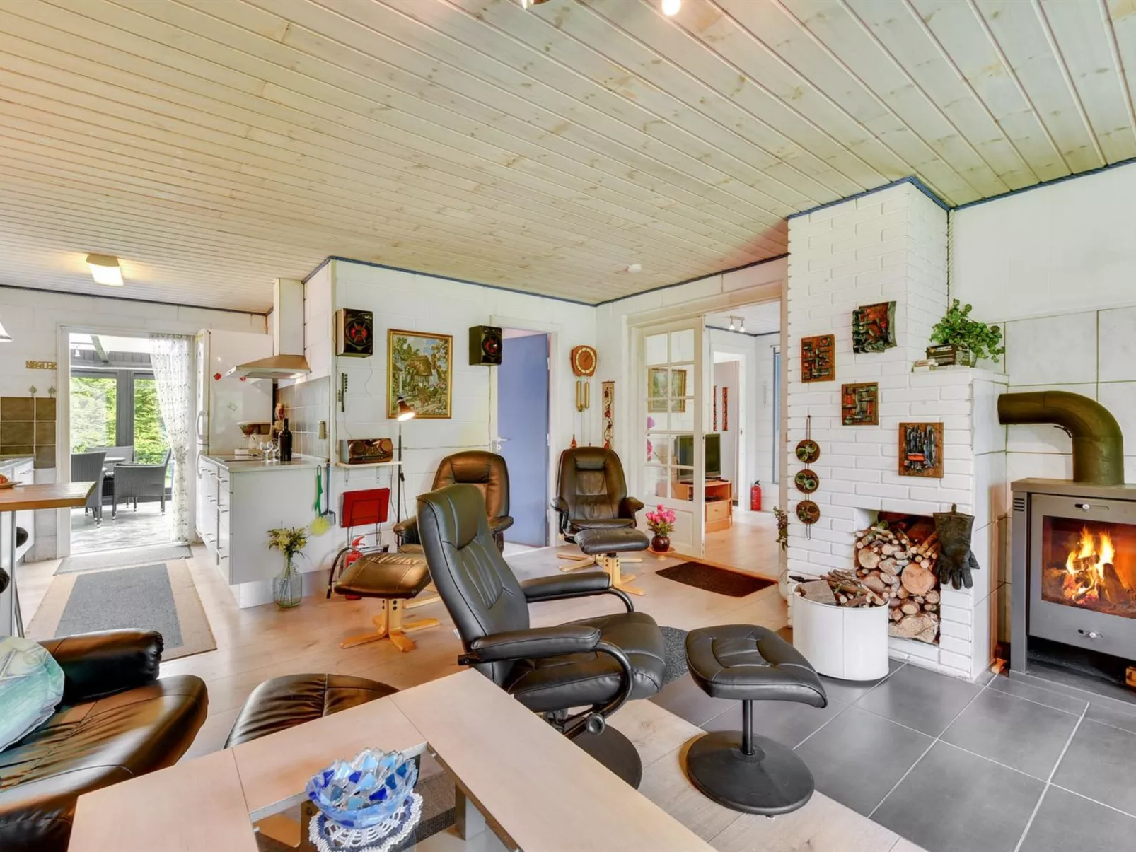 "Marillia" - 2km from the sea-Inside