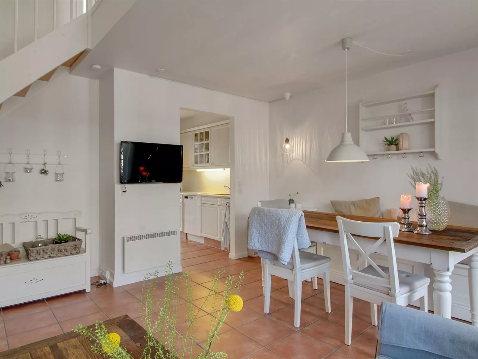 "Vinny" - 1.2km from the sea-Inside