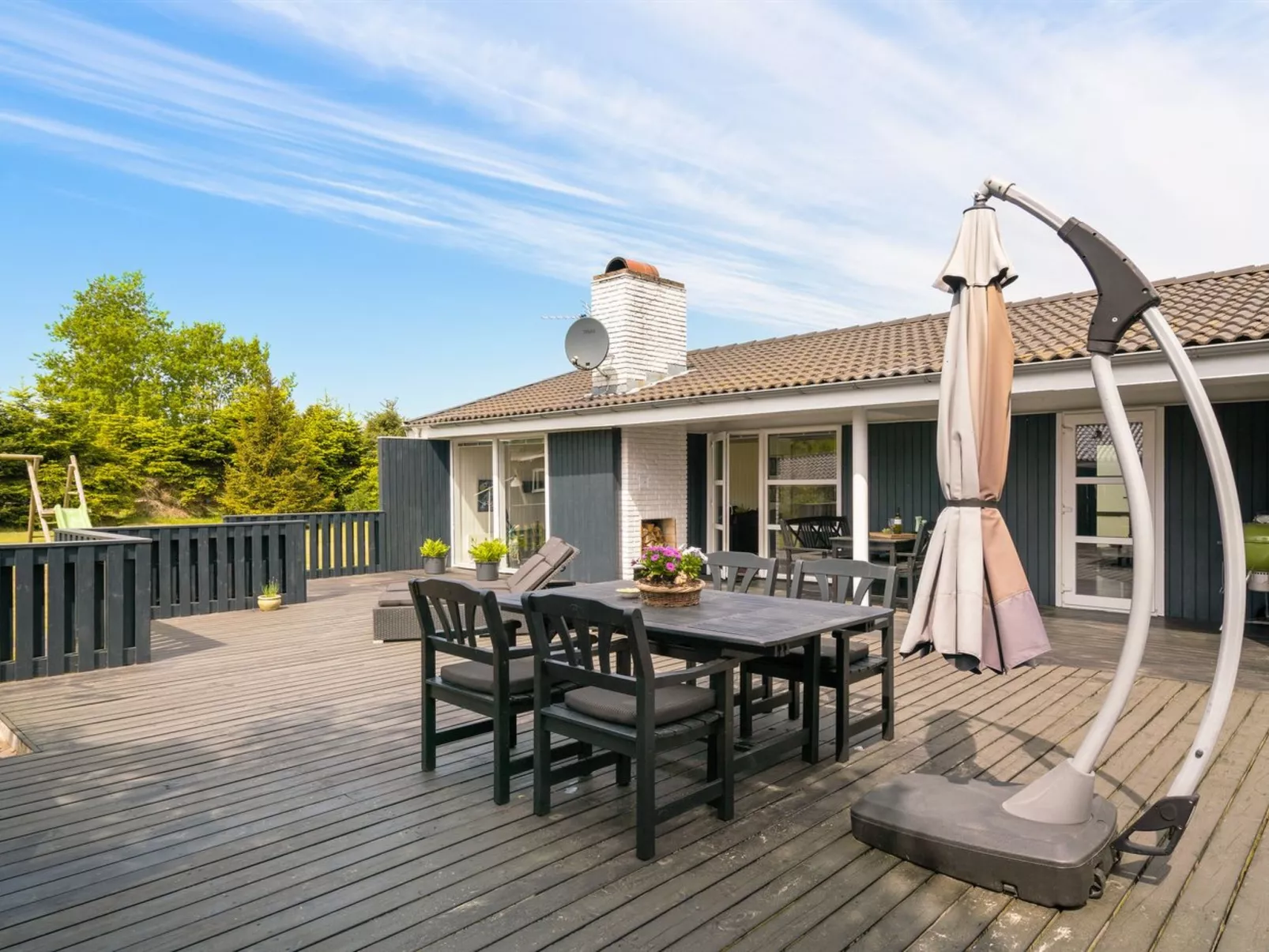 "Clarabelle" - 700m from the sea-Drinnen