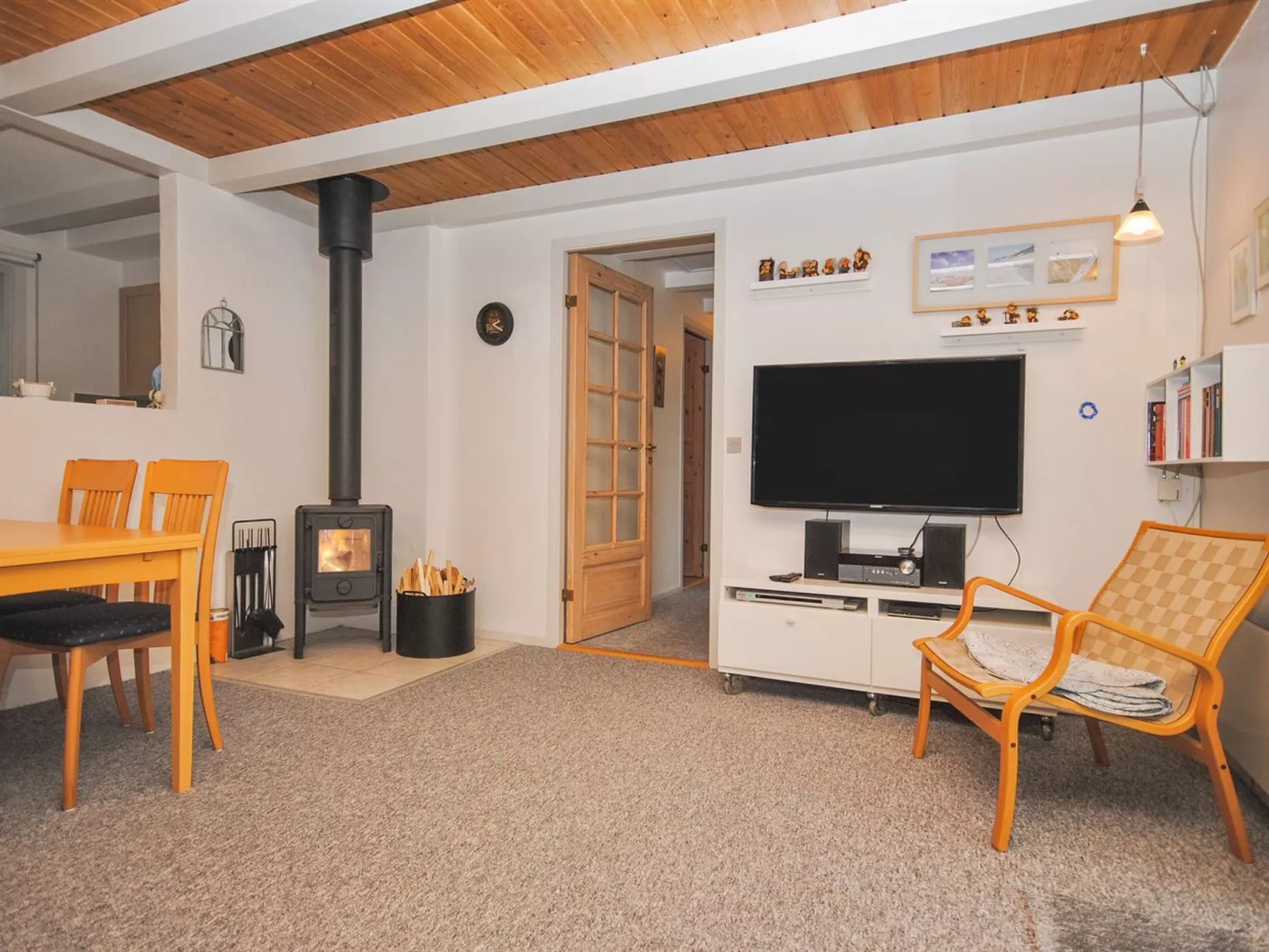 "Amber" - 500m from the sea-Inside