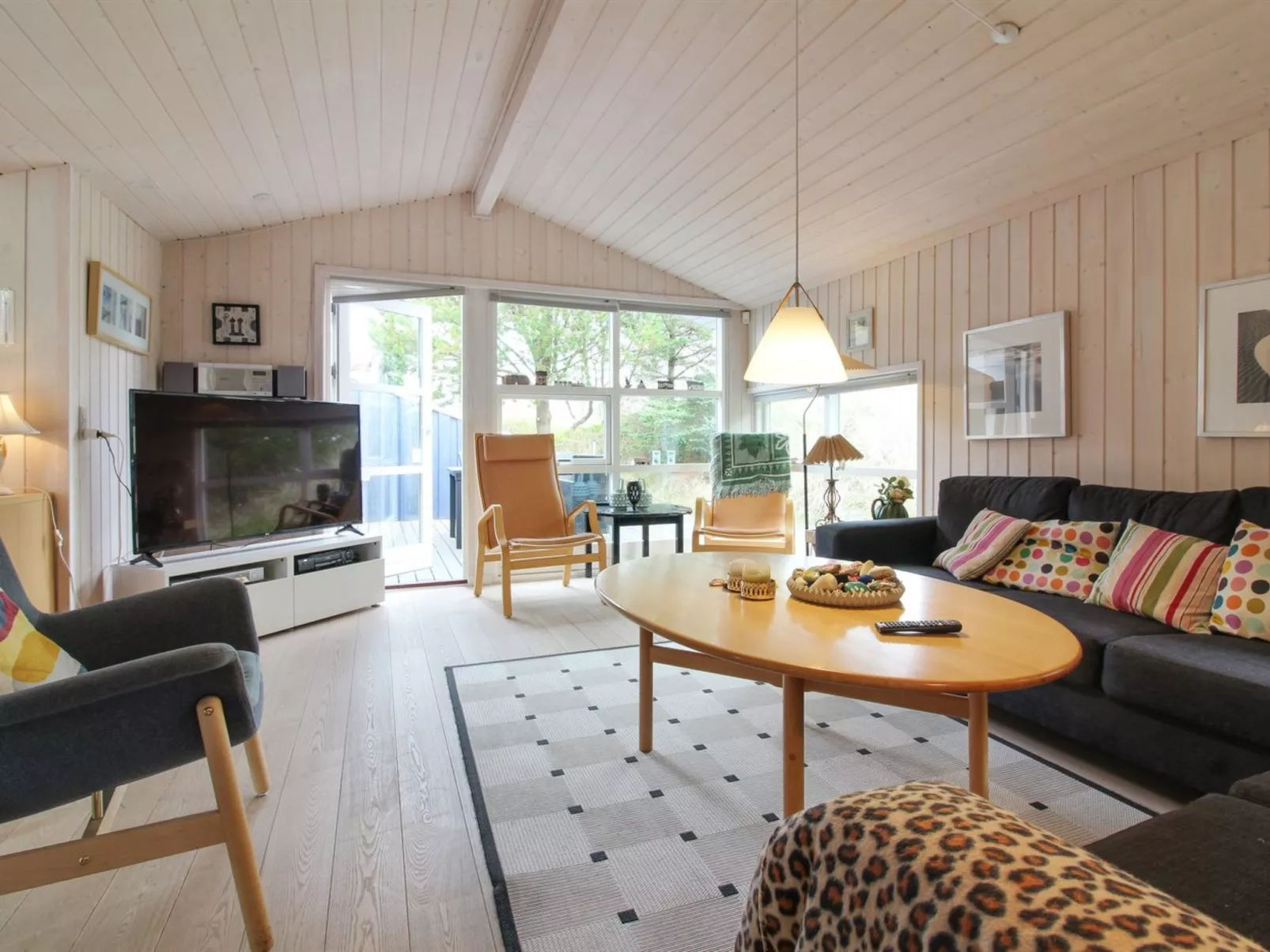 "Thanee" - 1.7km from the sea-Inside