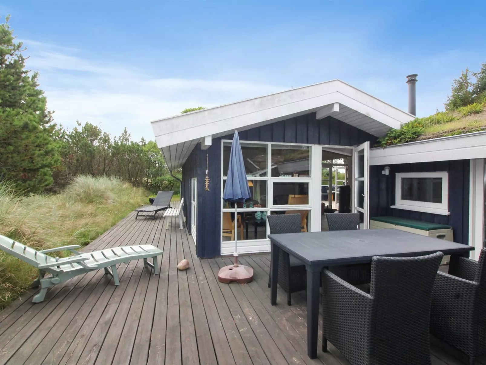 "Thanee" - 1.7km from the sea-Outside