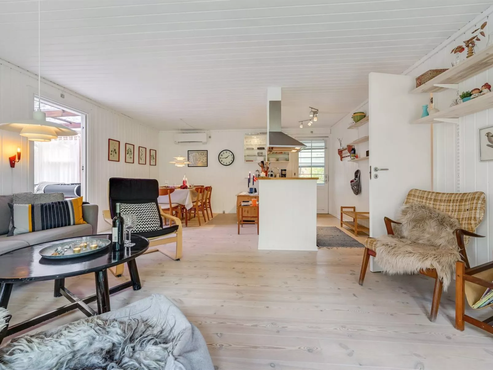 "Hamund" - 700m from the sea-Inside