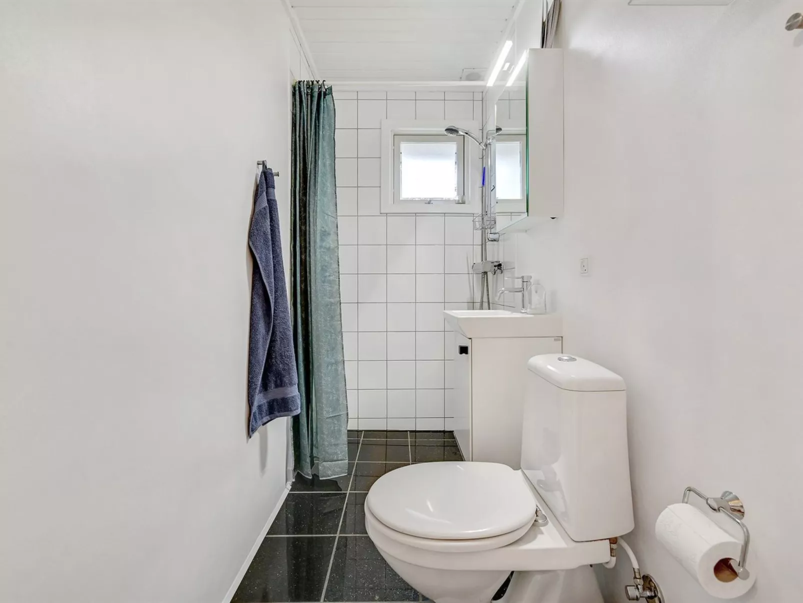 "Hamund" - 700m from the sea-Inside