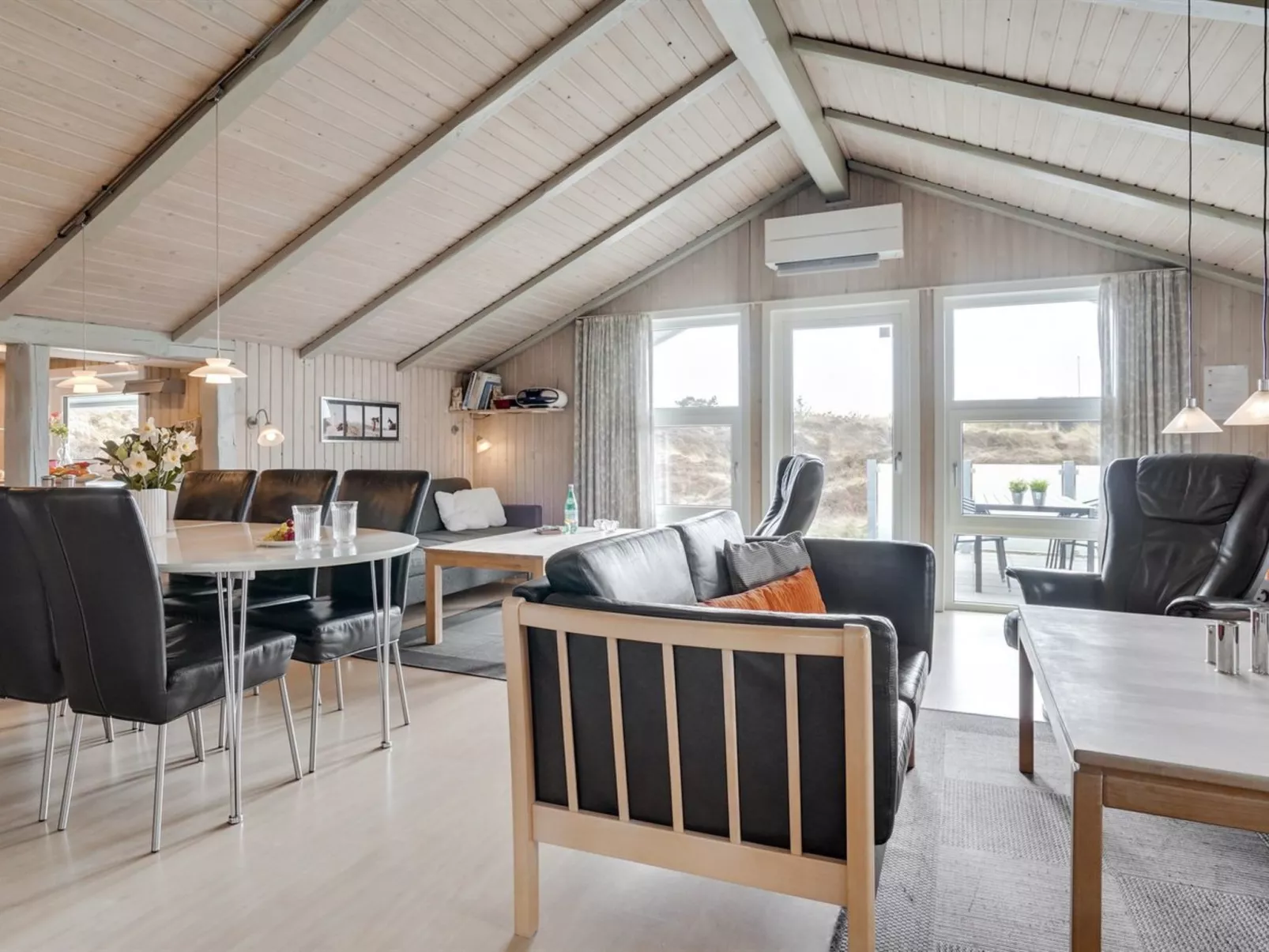 "Tennie" - 300m from the sea-Inside
