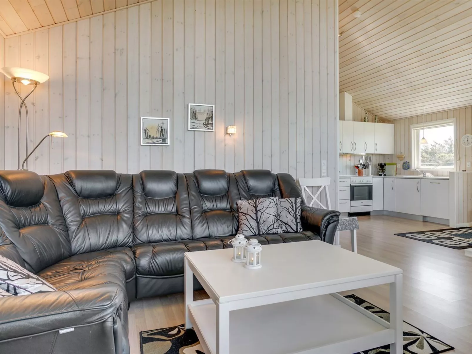 "Hubert" - 150m from the sea-Dedans