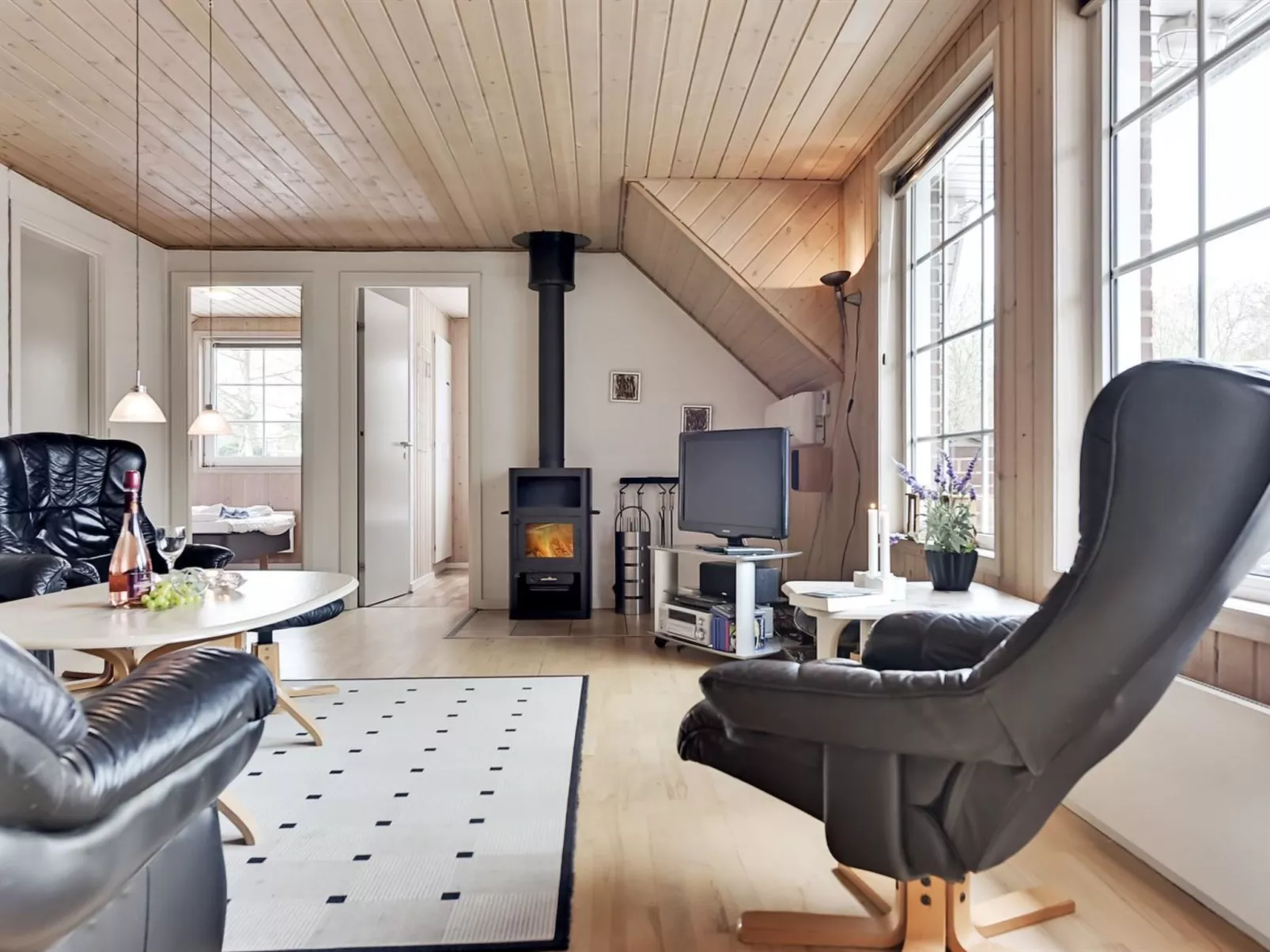 "Prohor" - 10.5km from the sea-Inside