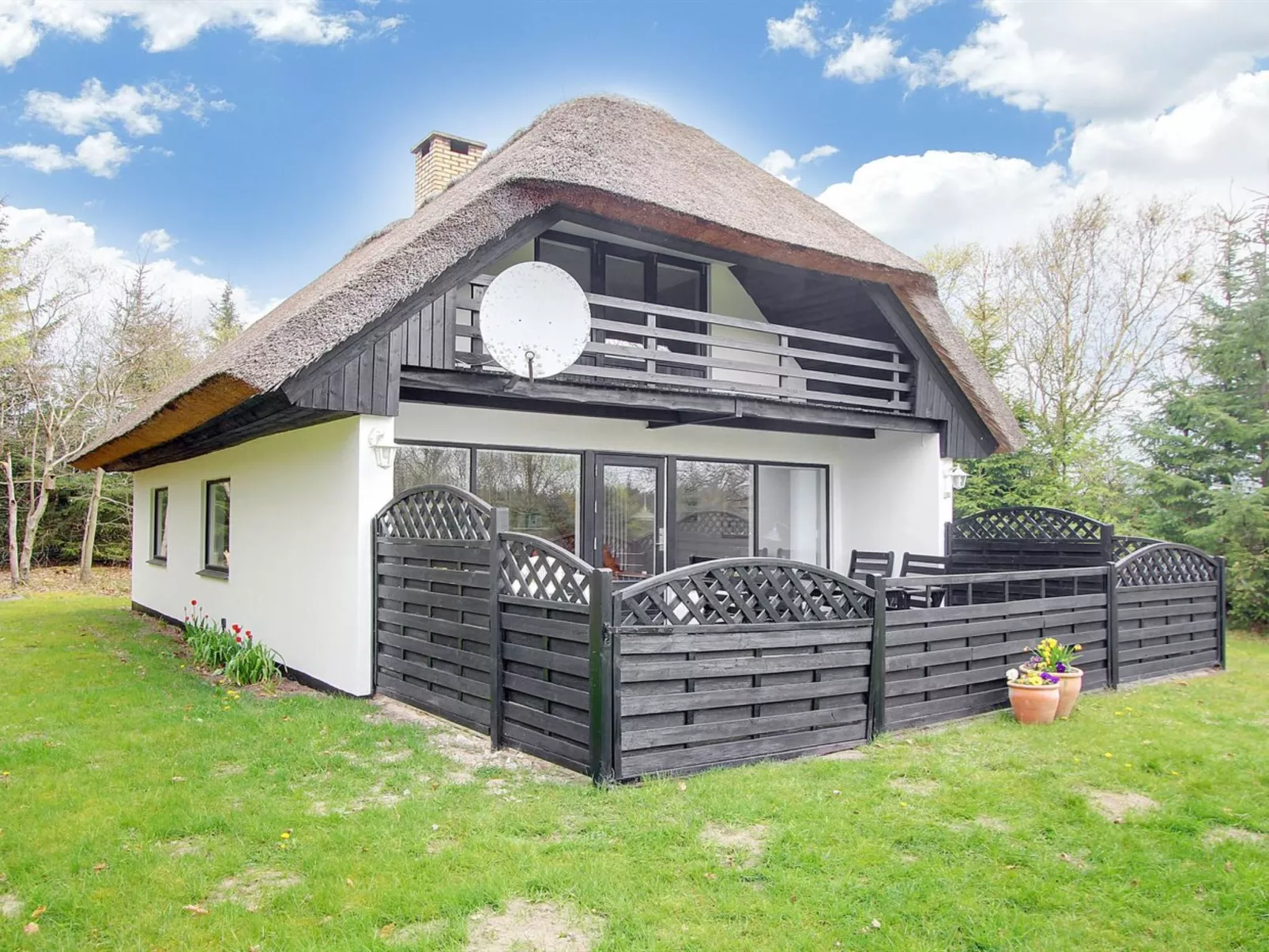 "Rigitte" - 1.5km from the sea-Outside