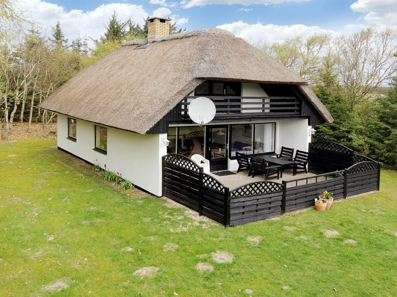 "Rigitte" - 1.5km from the sea-Outside