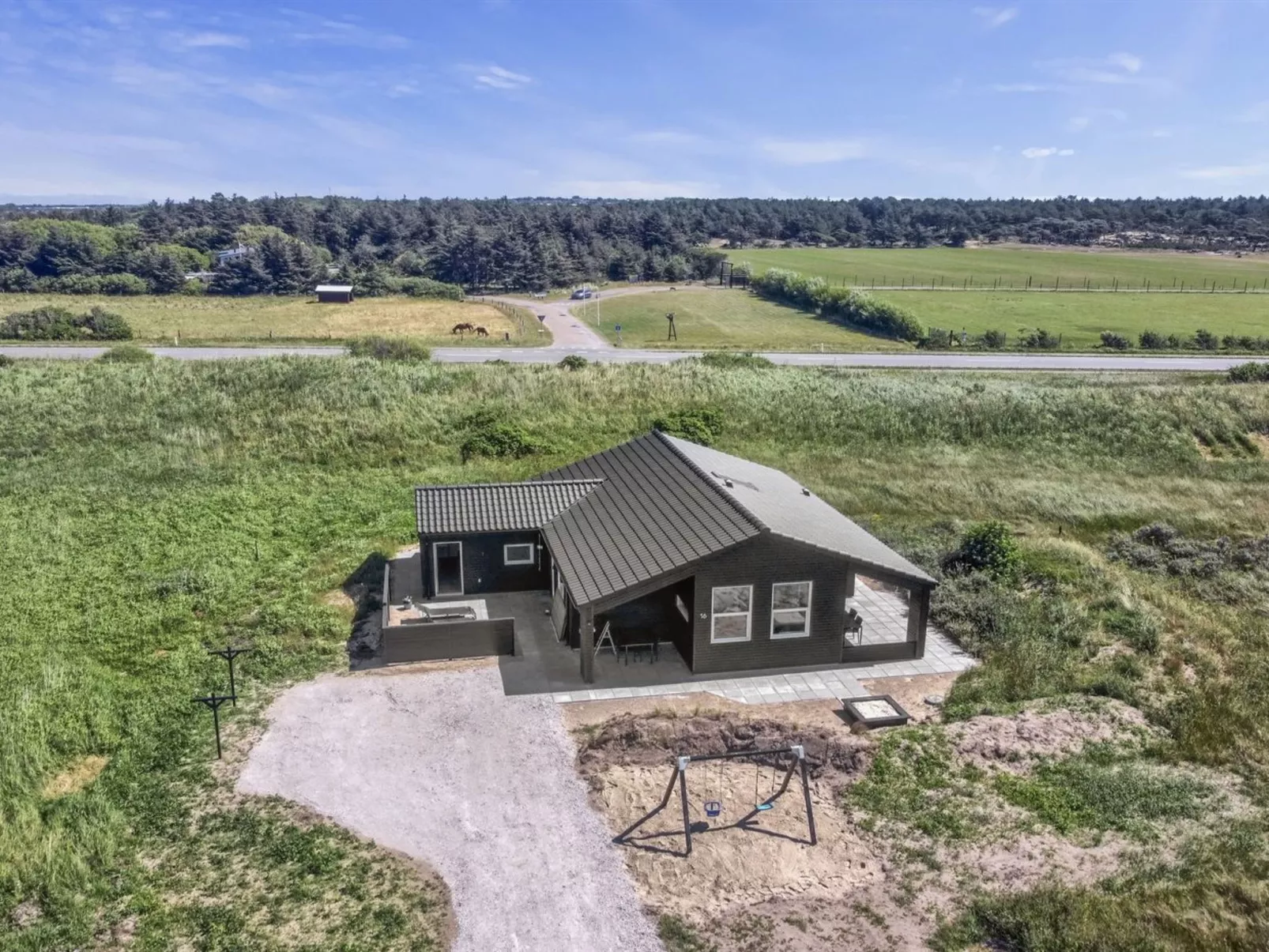 "Grith" - 1km from the sea-Outside