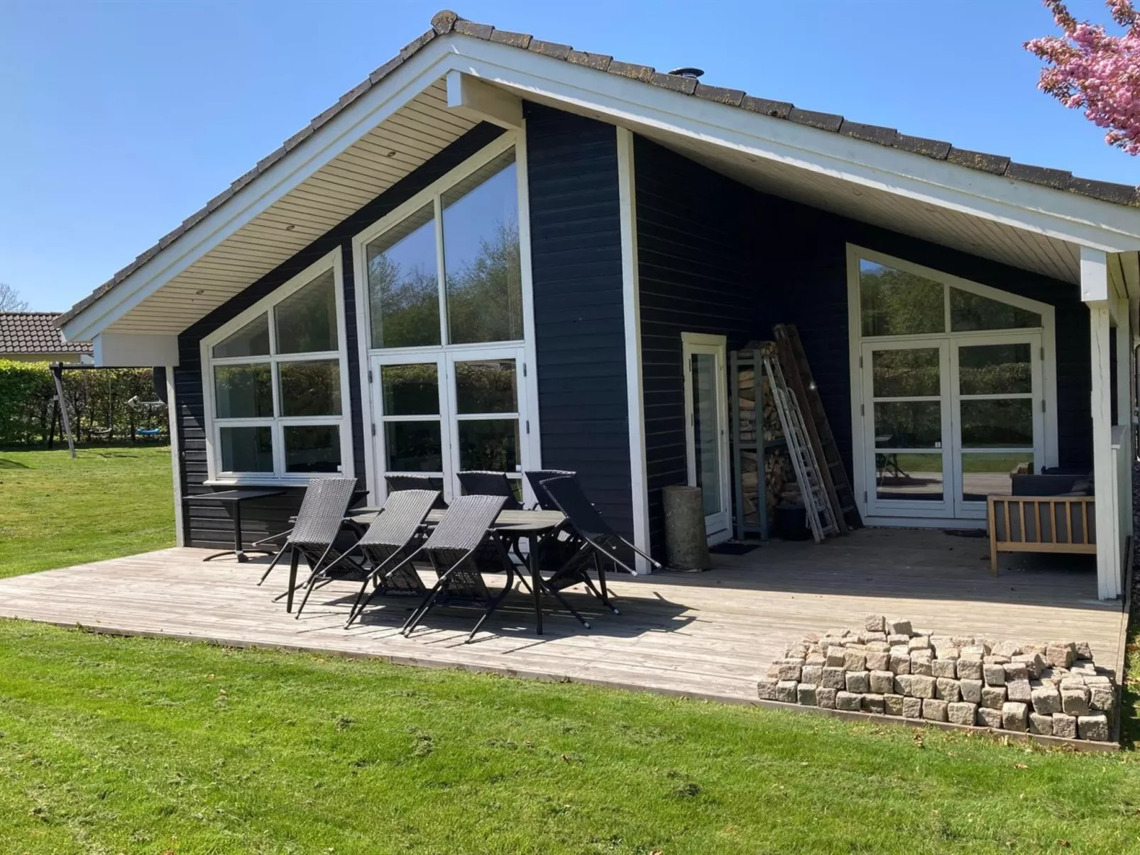 "Holmwith" - 200m from the sea-Inside