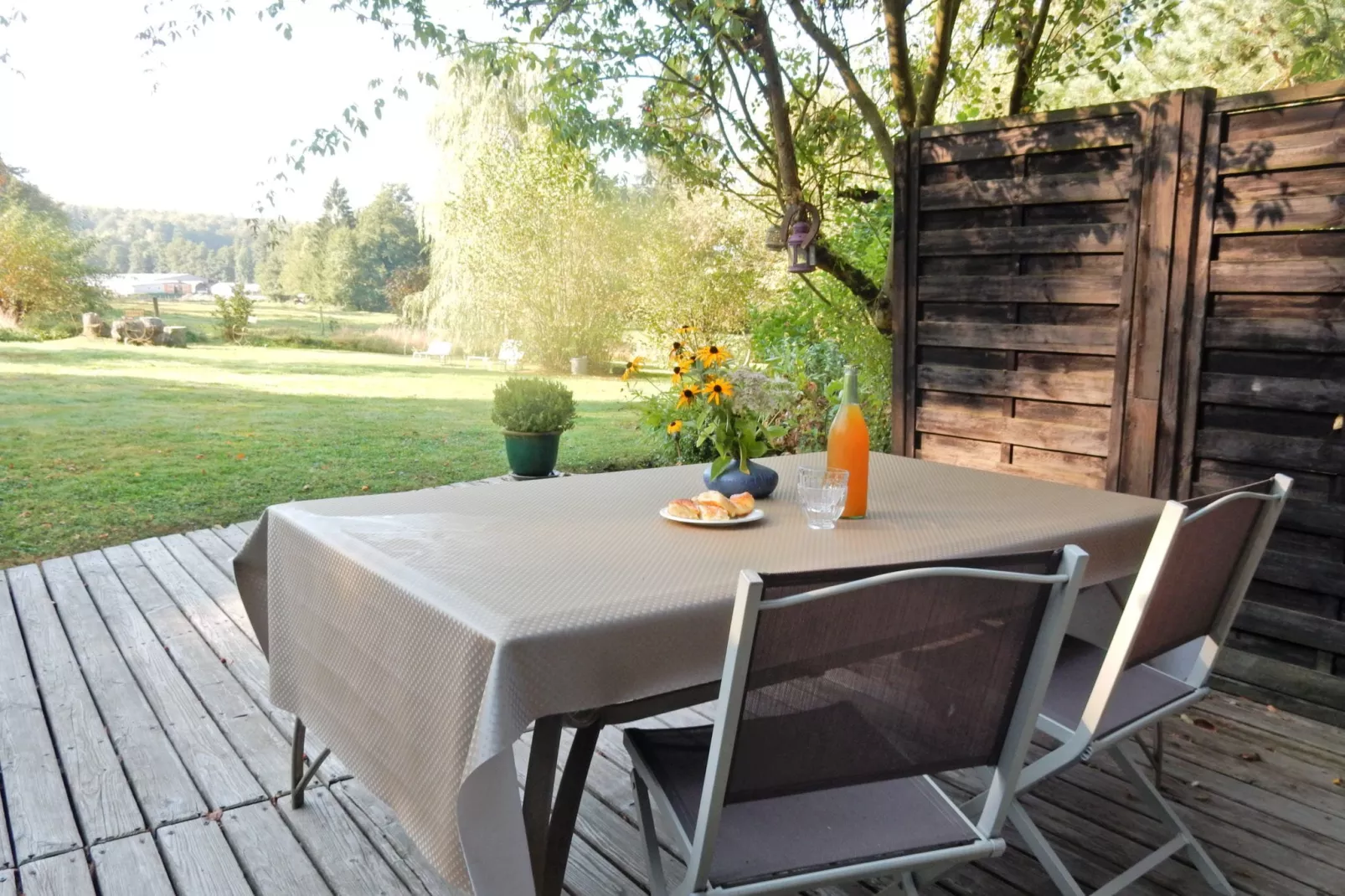 NOISETTE - beneden-Terrace balcony