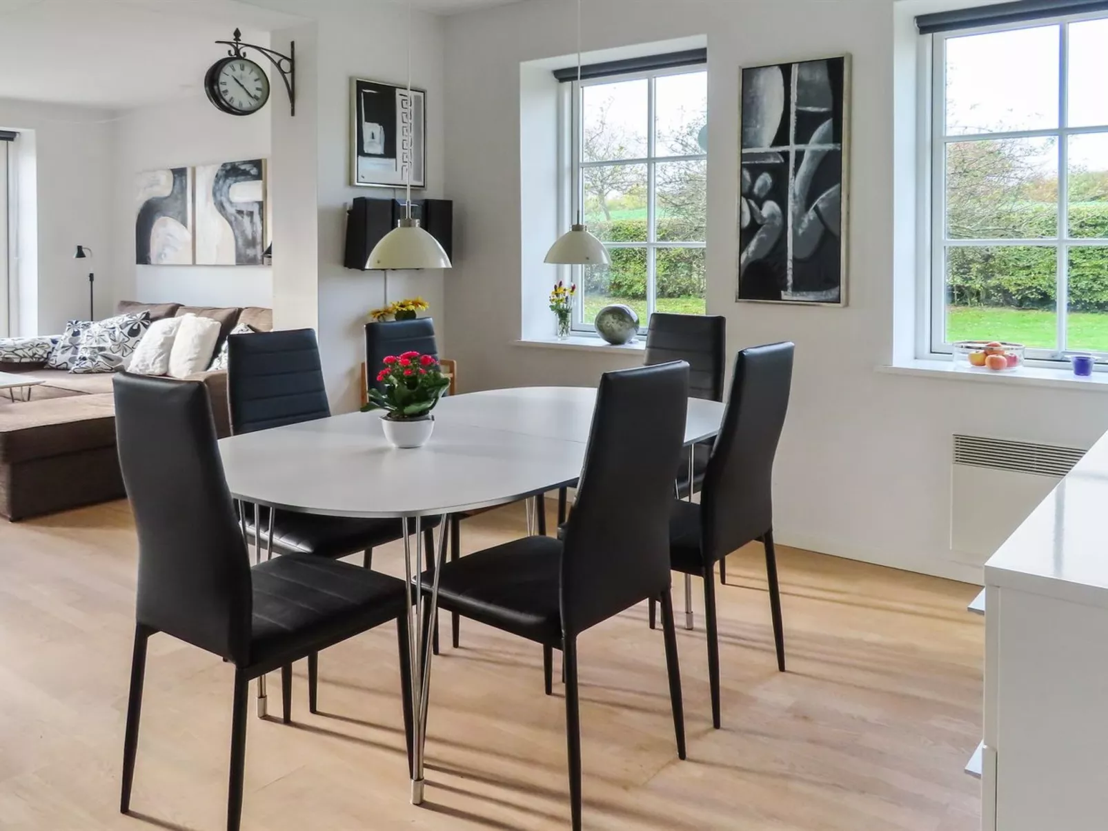 "Ayk" - 400m from the sea-Drinnen