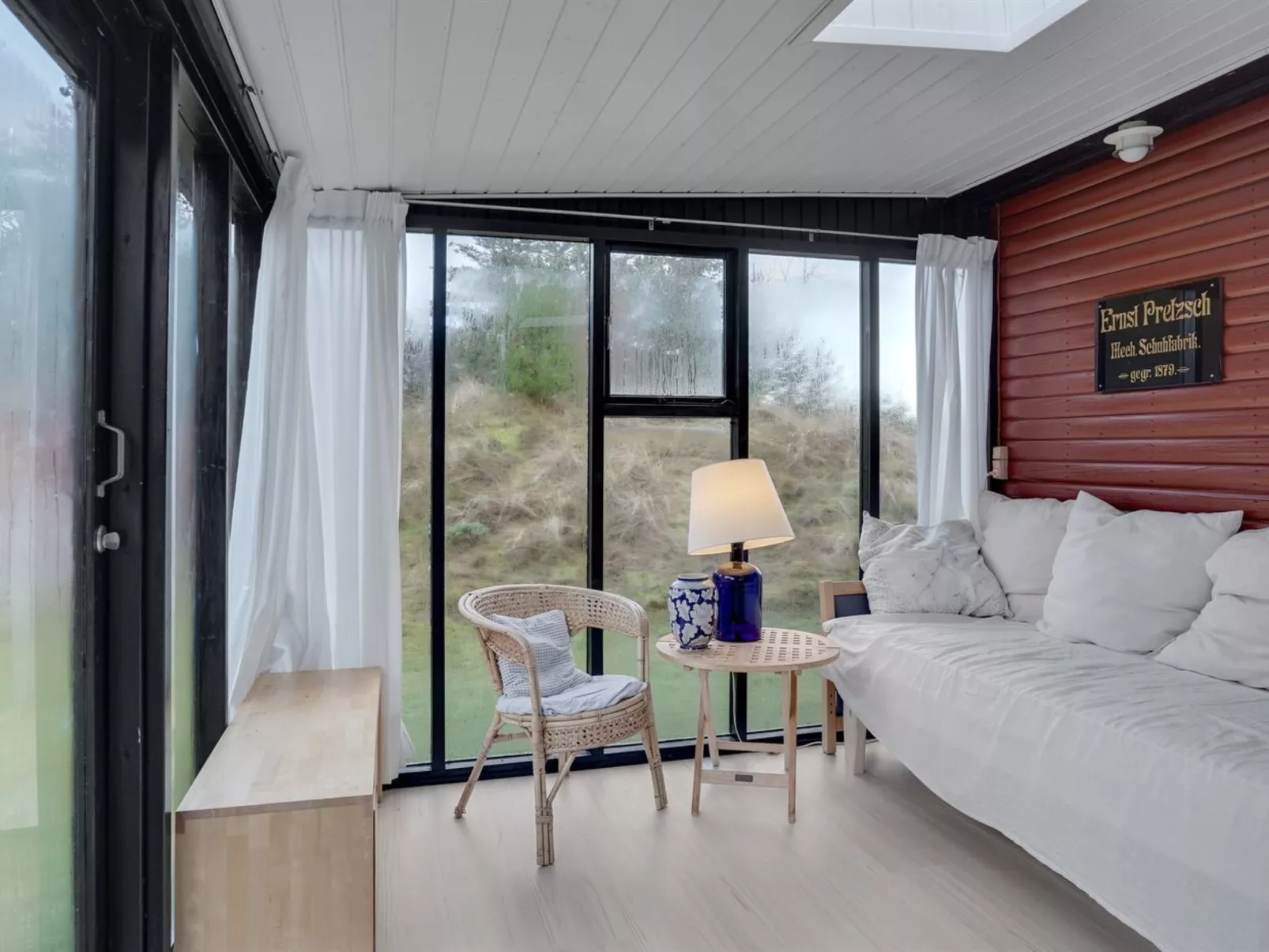 "Lykka" - 950m from the sea-Inside
