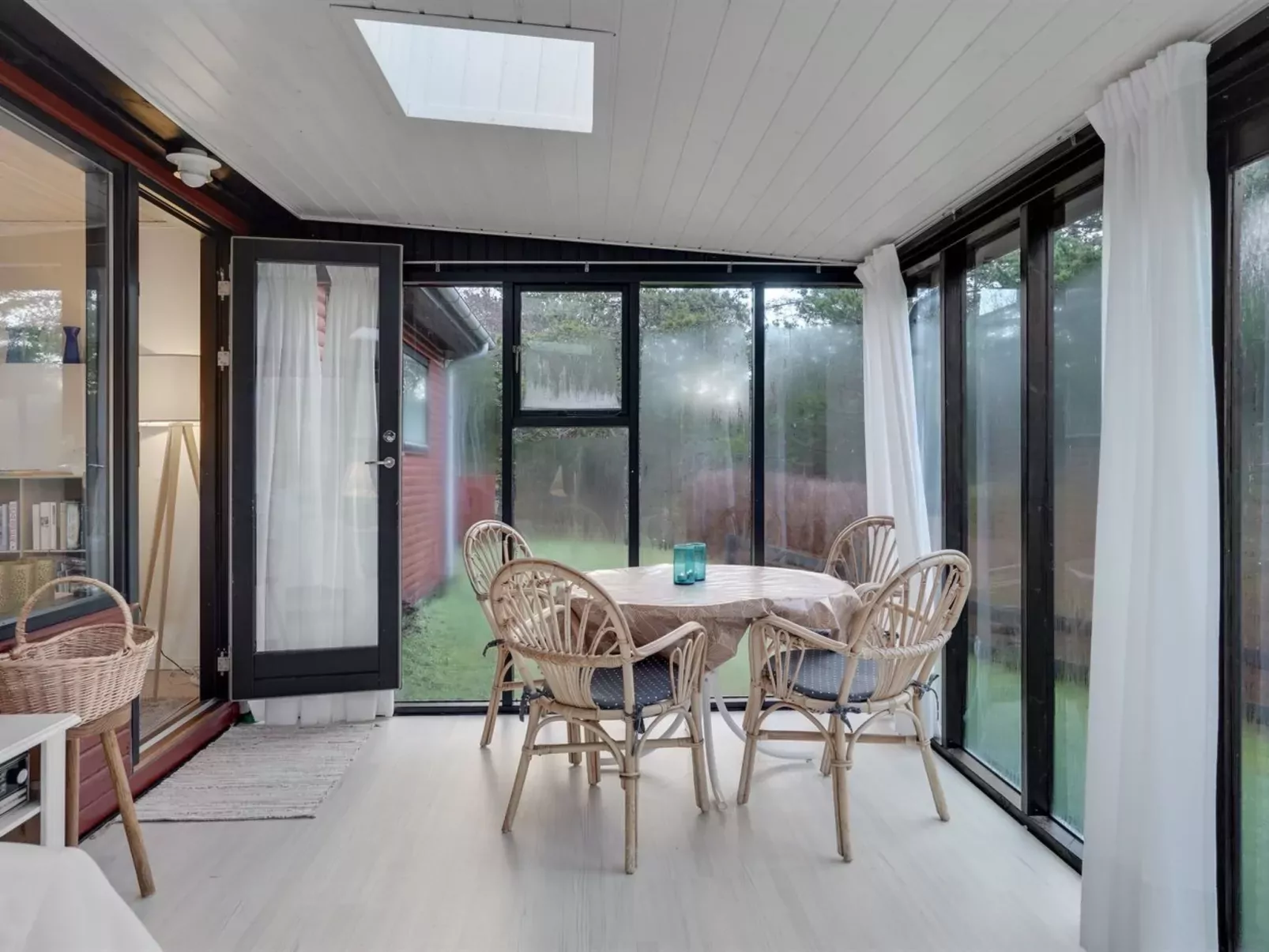 "Lykka" - 950m from the sea-Inside