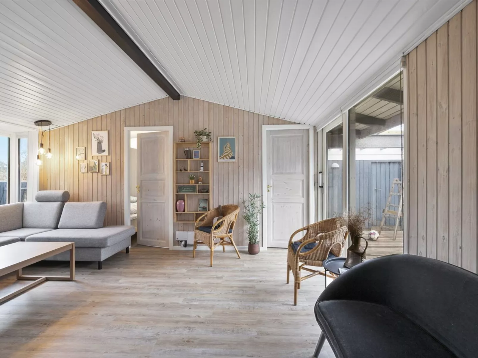 "Finne" - 800m from the sea-Inside