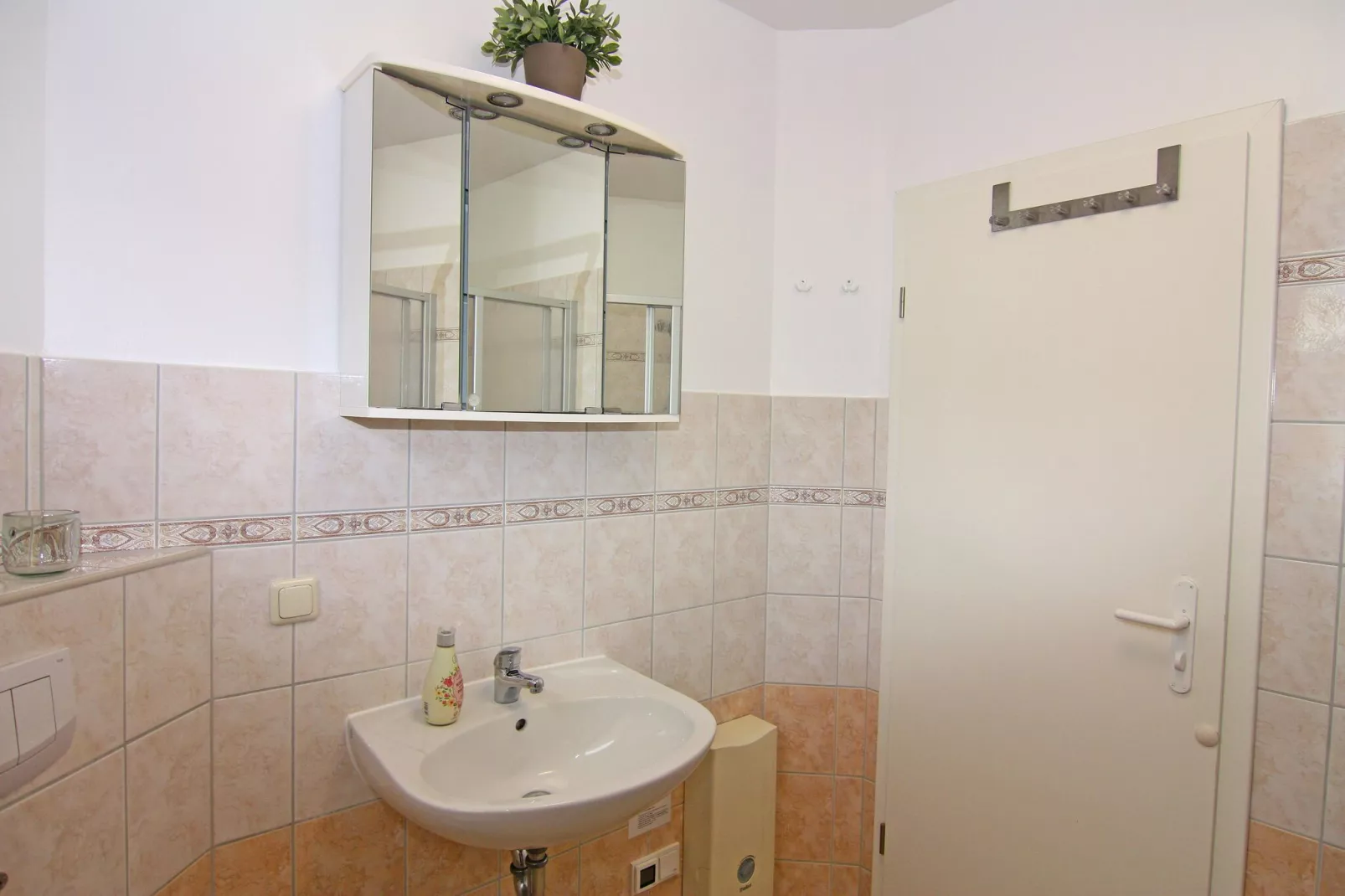 Trassenheide-Ferienwohnung EG rechts-Bathroom