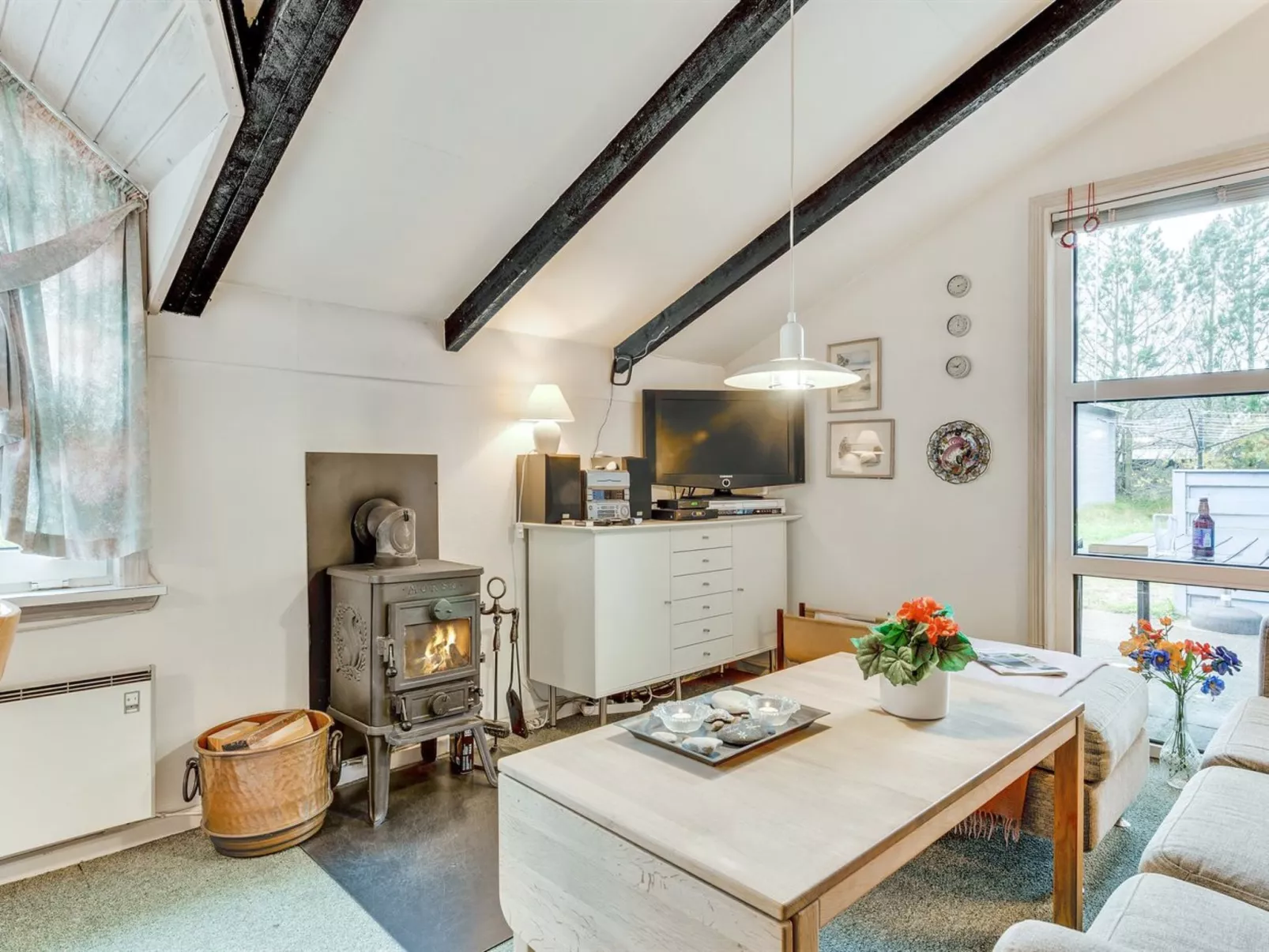 "Biriel" - 1km from the sea-Inside