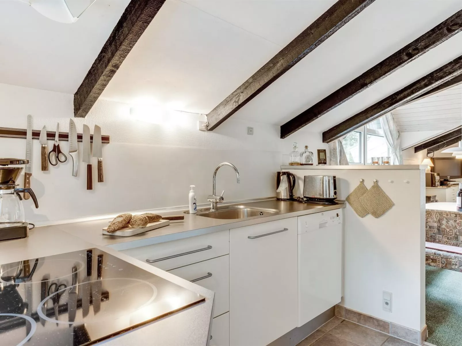 "Biriel" - 1km from the sea-Inside