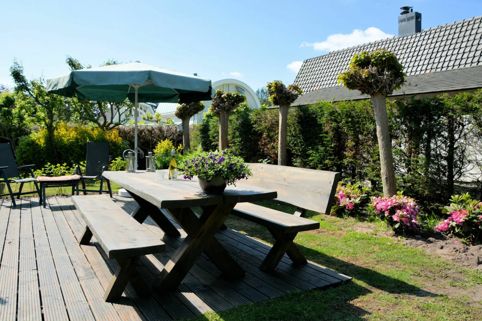 Walhalla aan Zee-Gardens summer