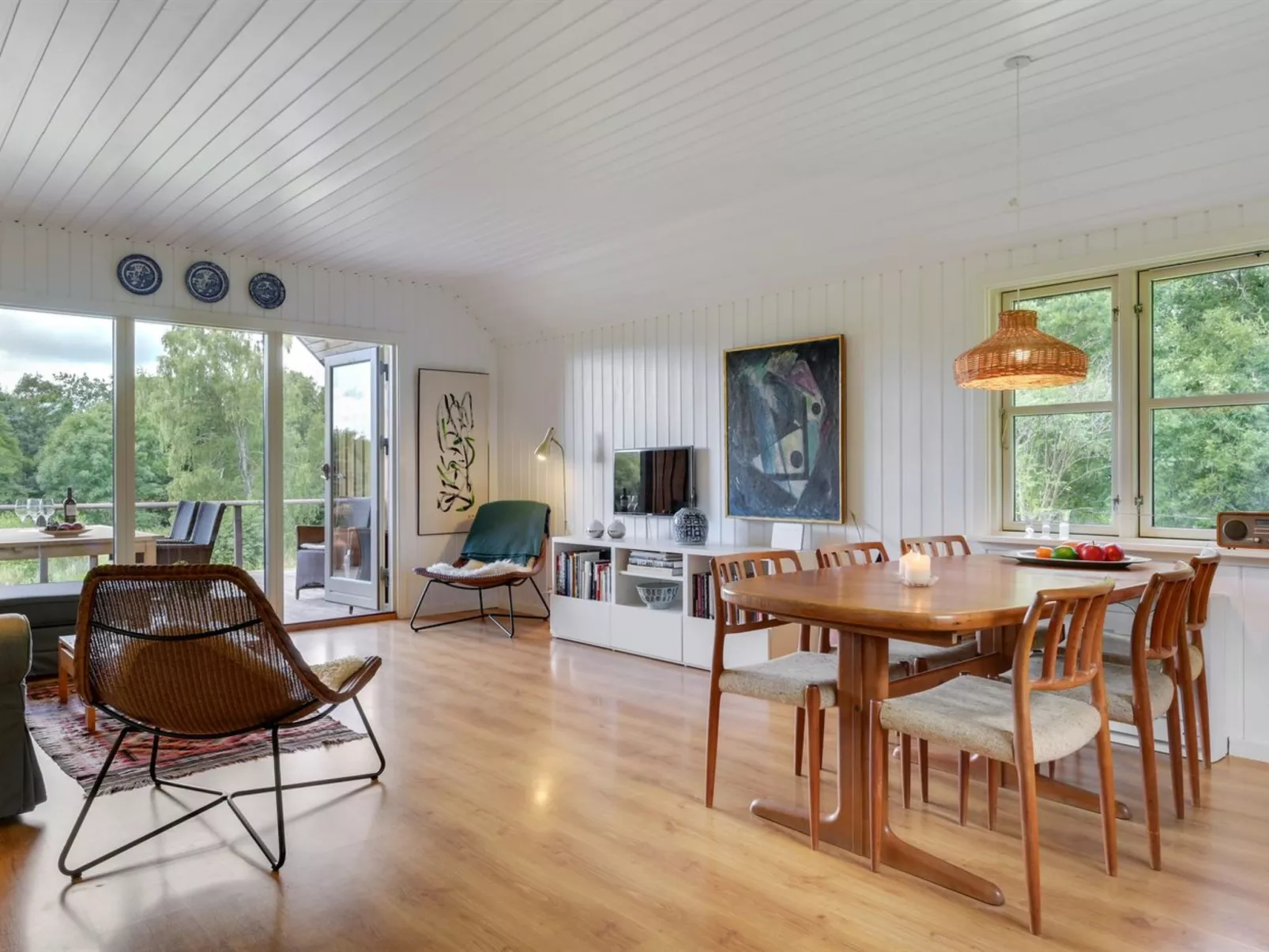 "Elvine" - 2.9km from the sea-Inside