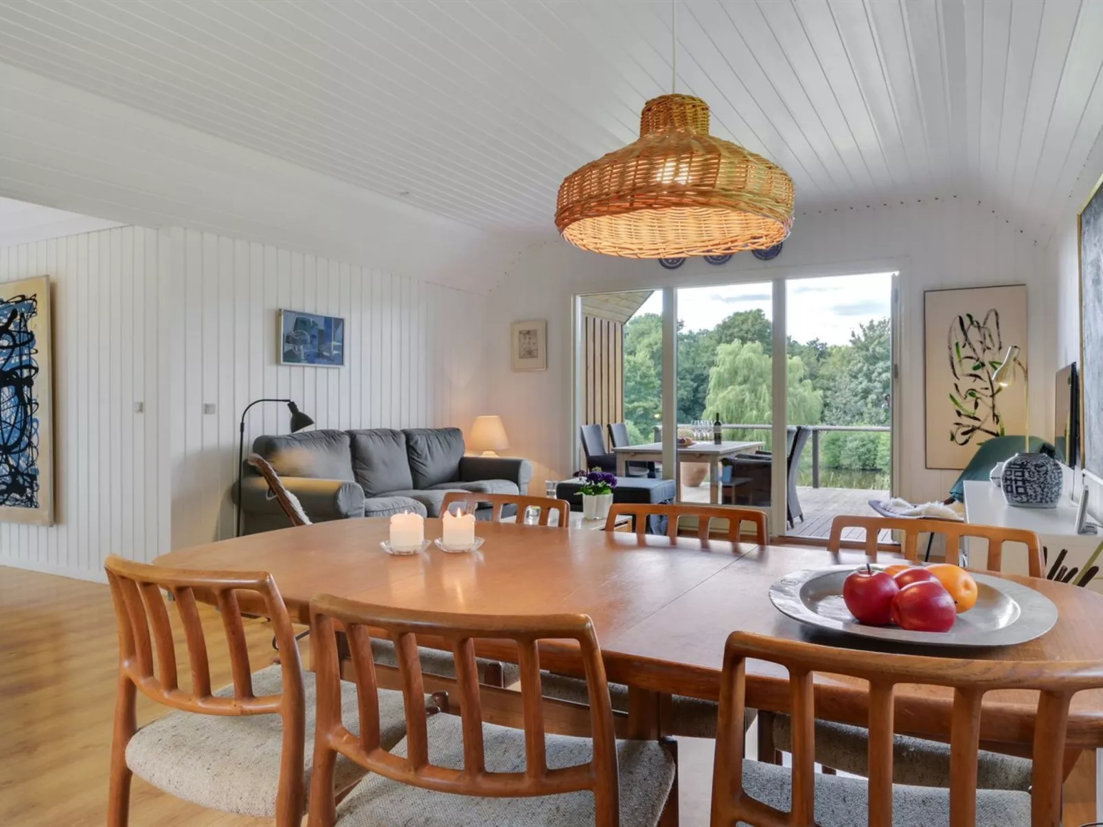 "Elvine" - 2.9km from the sea-Inside