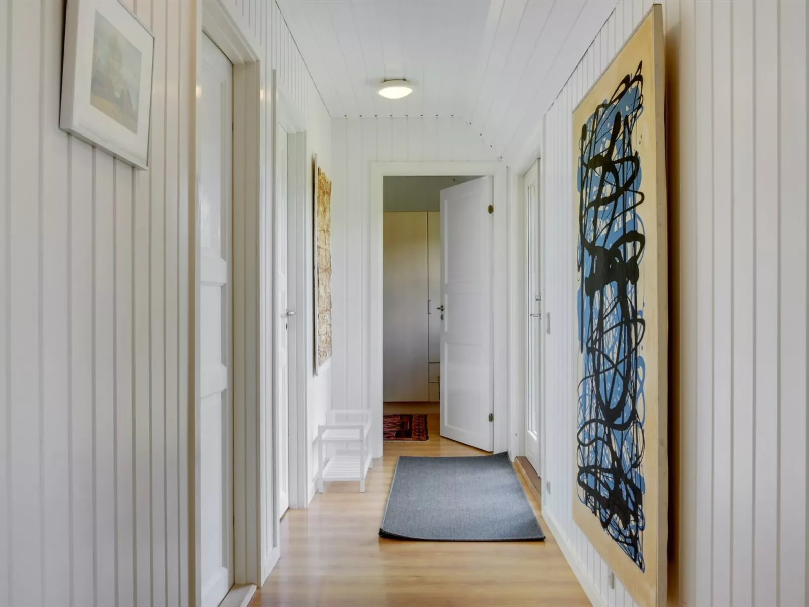 "Elvine" - 2.9km from the sea-Inside