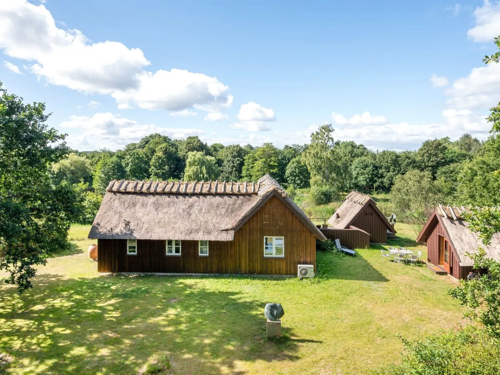 "Elvine" - 2.9km from the sea-Outside