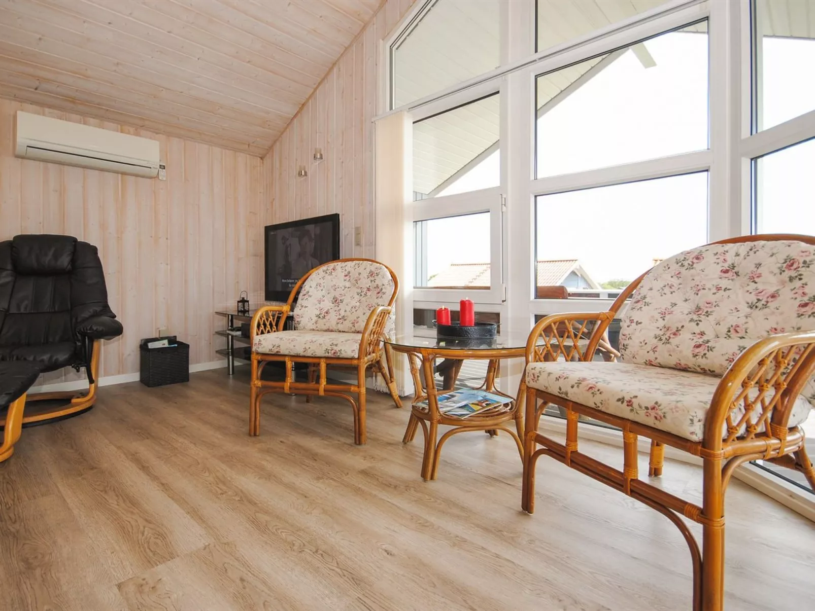 "Loviisa" - 300m to the inlet-Inside