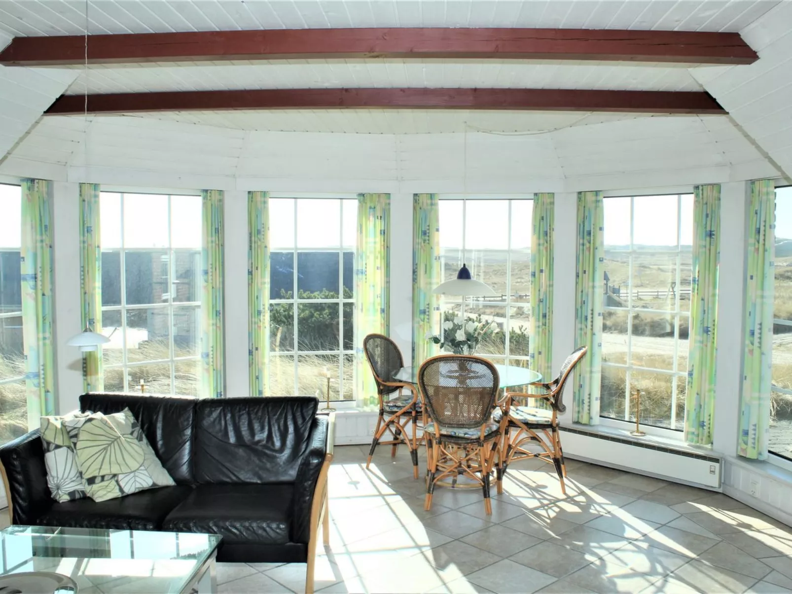 "Aslaug" - 500m from the sea-Inside
