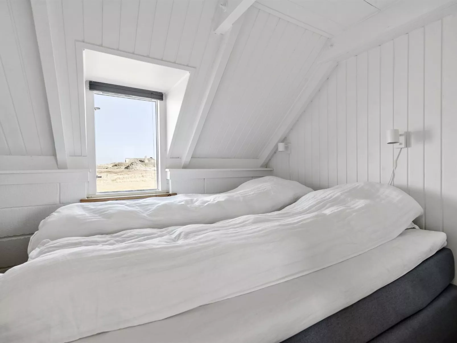 "Hen" - 400m from the sea-Inside