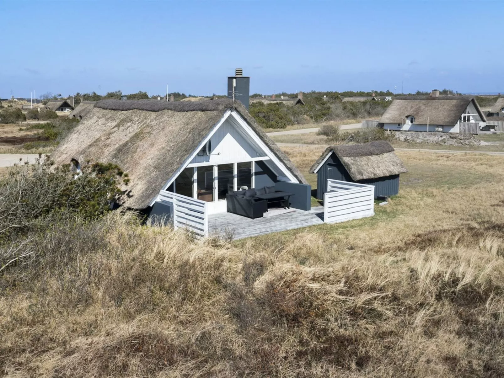 "Hen" - 400m from the sea-Outside