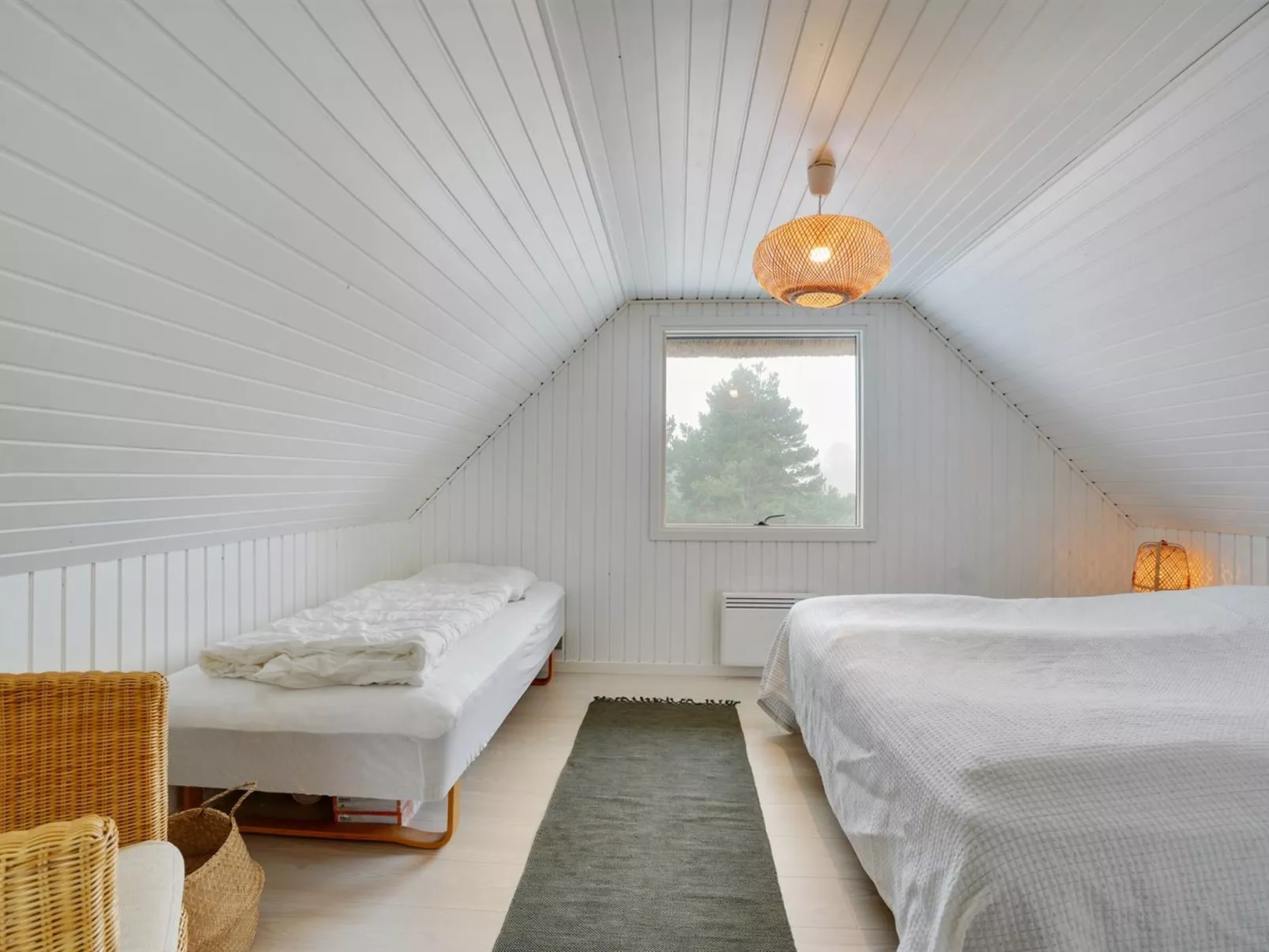 "Reiko" - 1.5km from the sea-Inside
