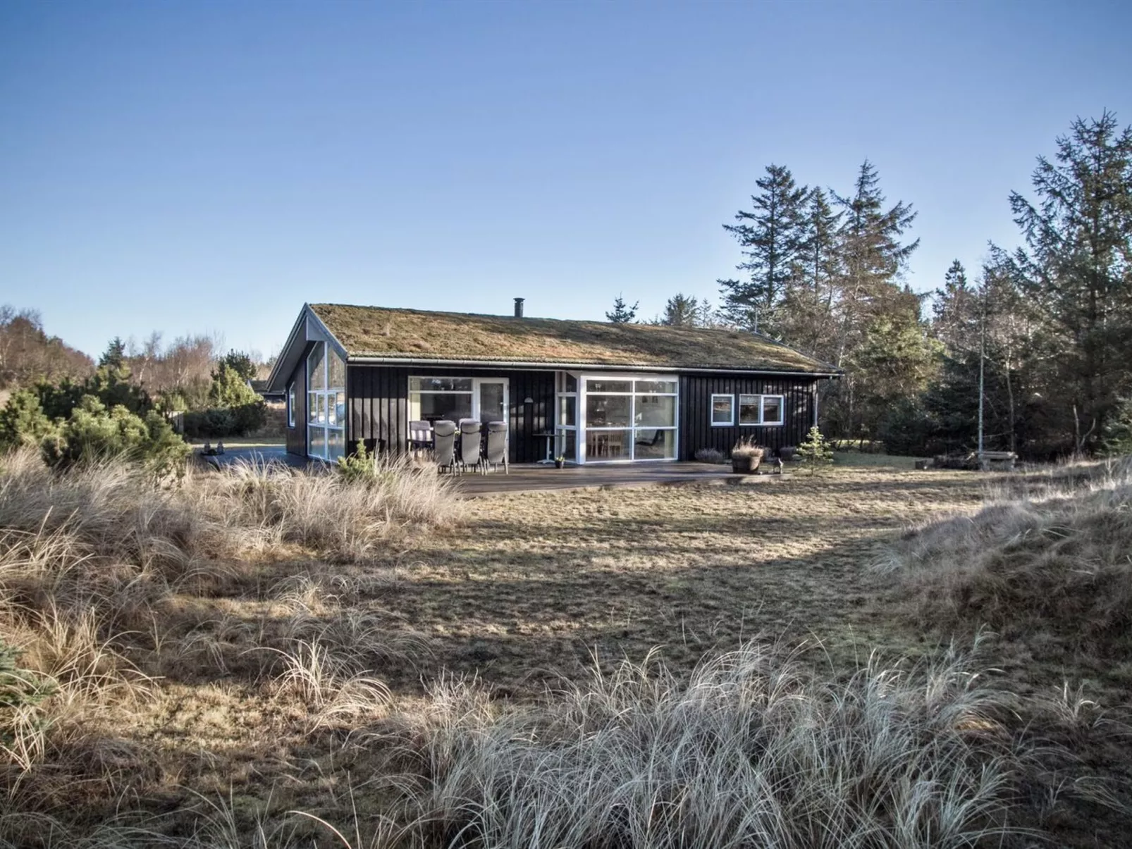 "Edger" - 2.3km from the sea-Outside
