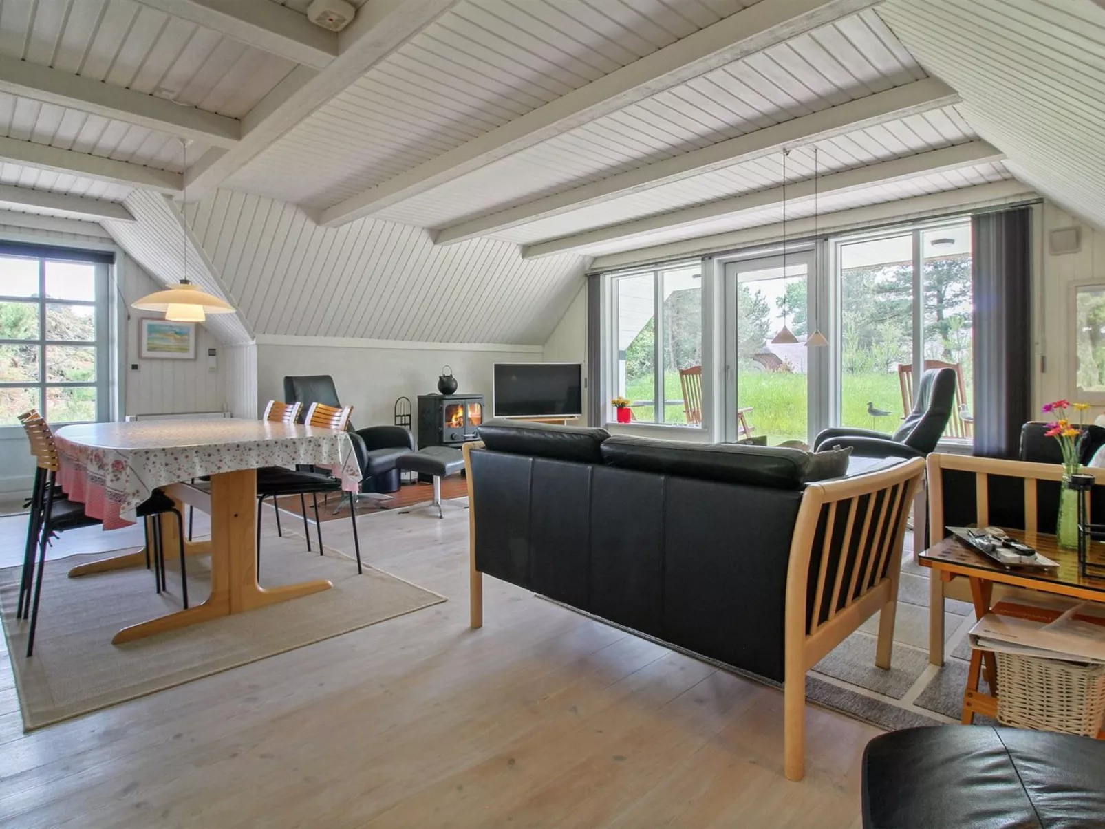 "Lilo" - 1km from the sea-Inside