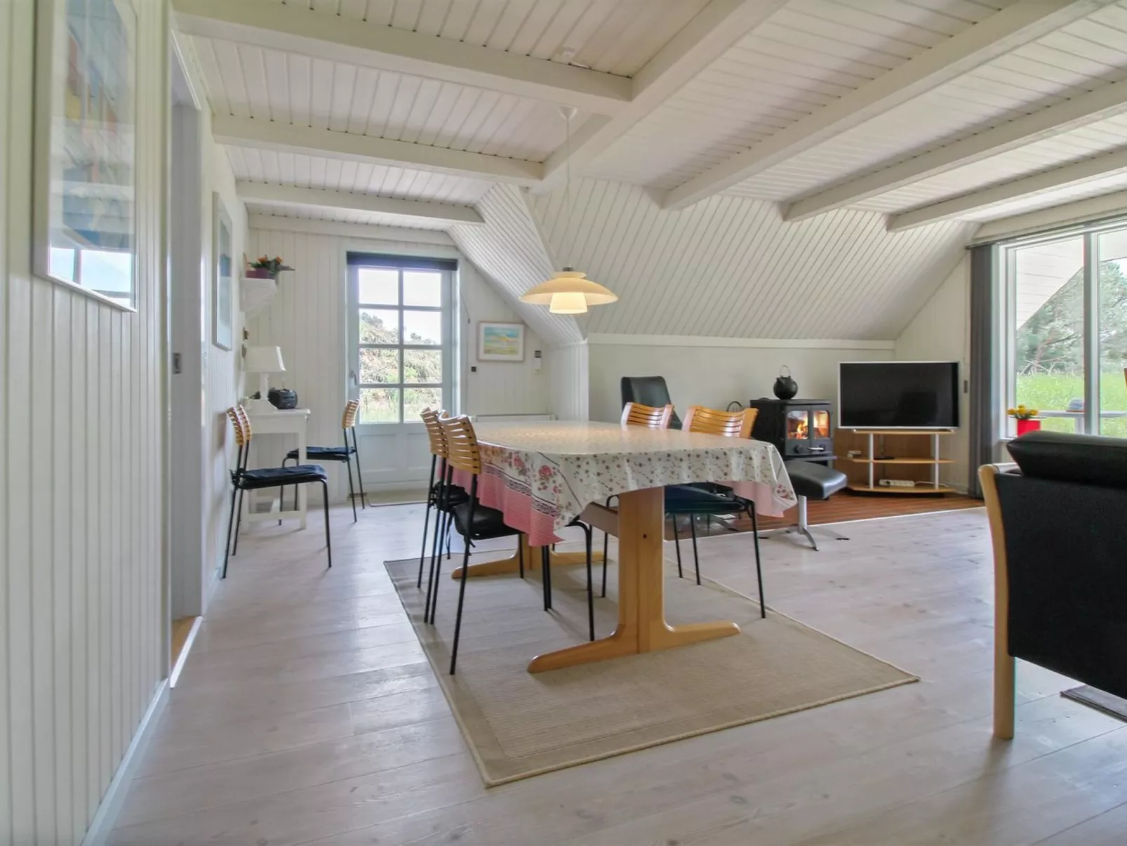 "Lilo" - 1km from the sea-Inside