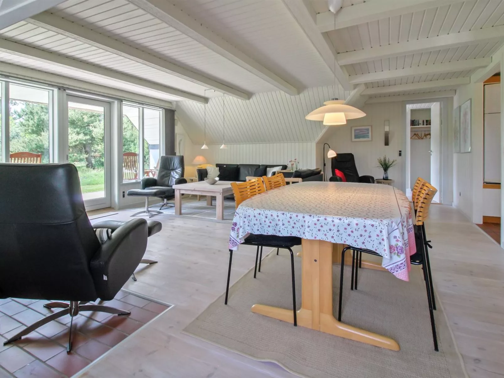 "Lilo" - 1km from the sea-Inside
