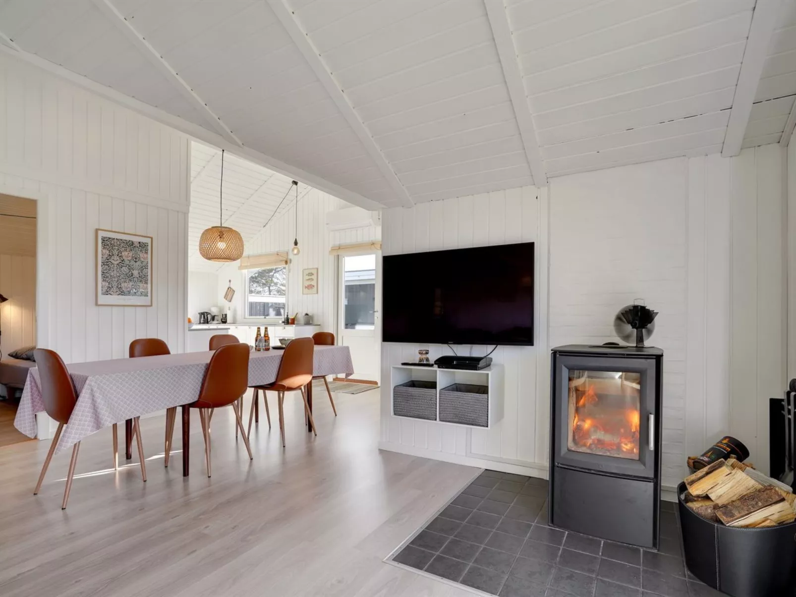 "Ilsi" - 1.5km from the sea-Inside