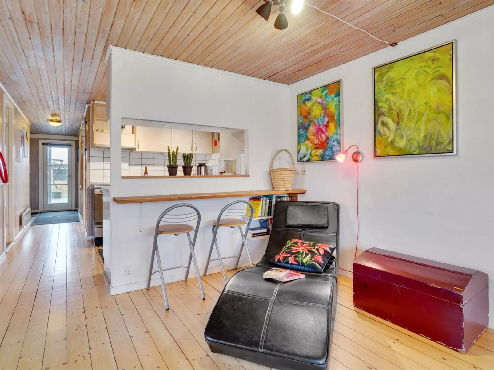 "Drifa" - 600m from the sea-Inside