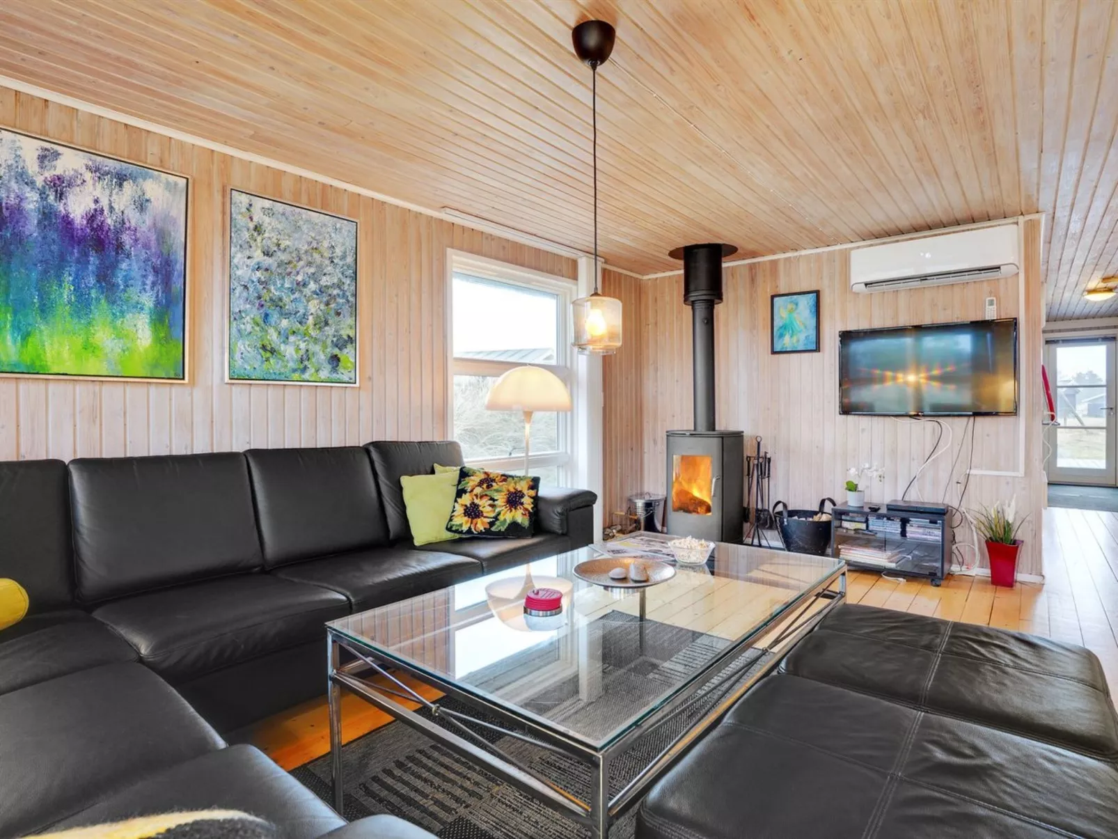 "Drifa" - 600m from the sea-Inside