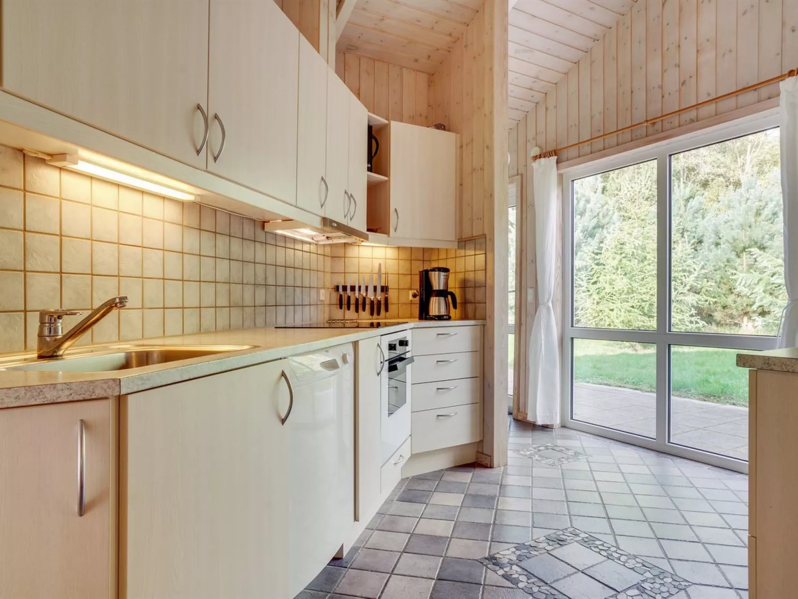 "Thomasine" - 1.5km from the sea-Drinnen