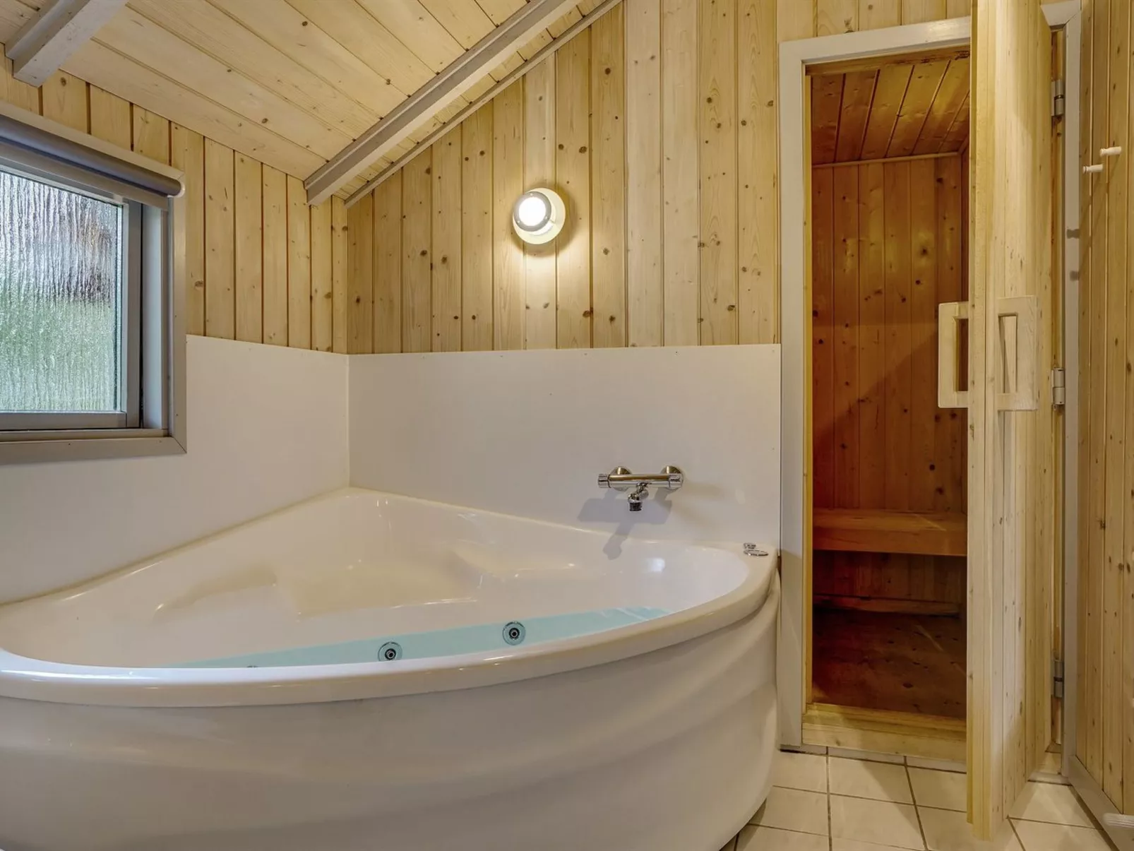 "Tecla" - 12km from the sea-Drinnen
