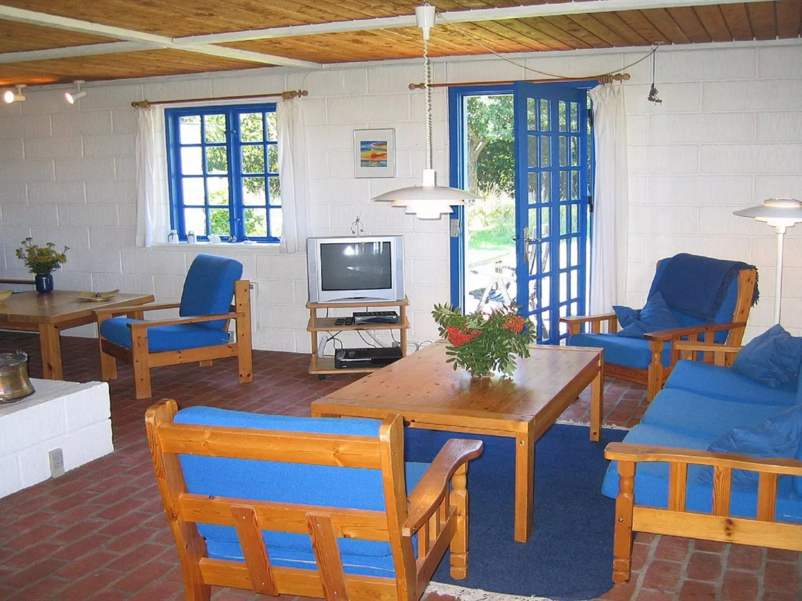 "Ema" - 5km from the sea-Inside