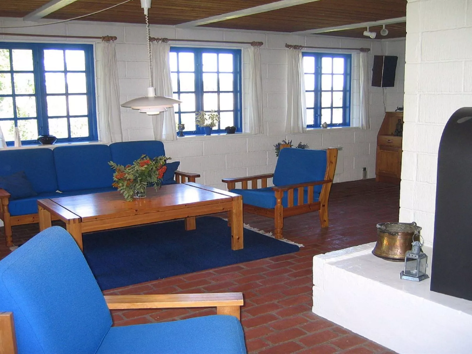 "Ema" - 5km from the sea-Inside