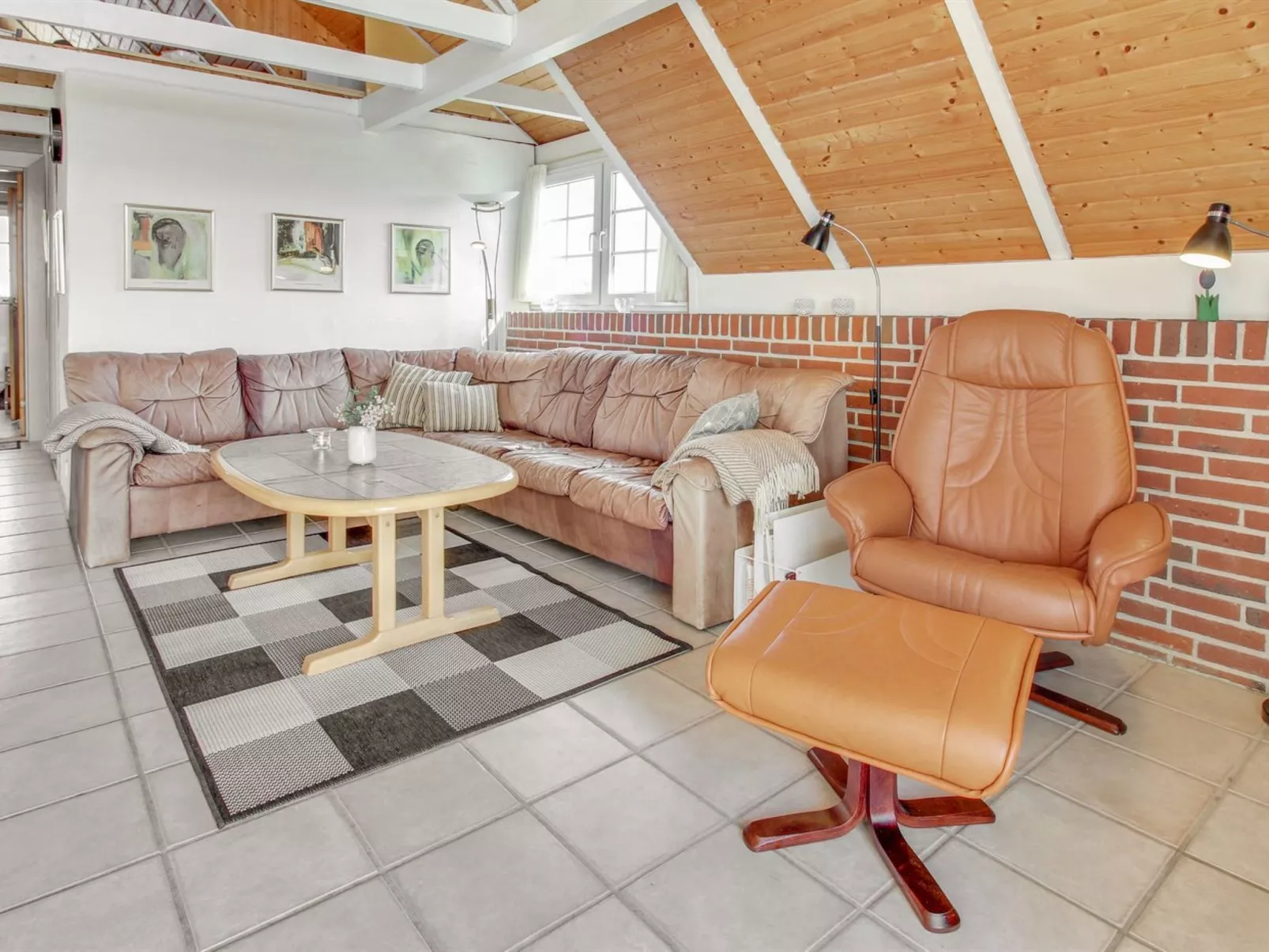 "Edvard" - 400m from the sea-Inside