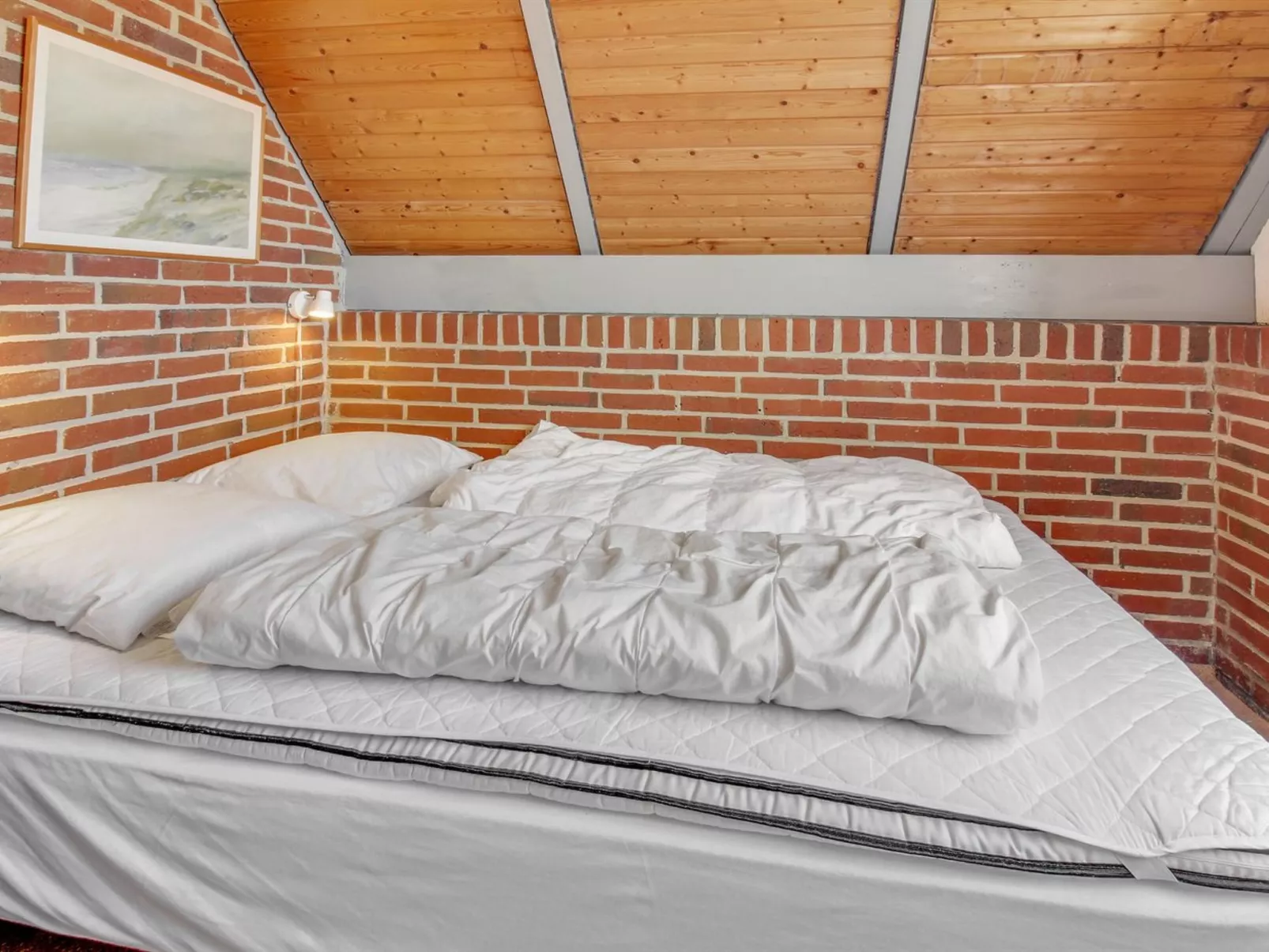 "Edvard" - 400m from the sea-Inside