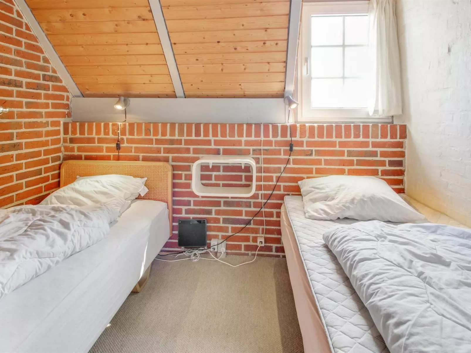 "Edvard" - 400m from the sea-Inside